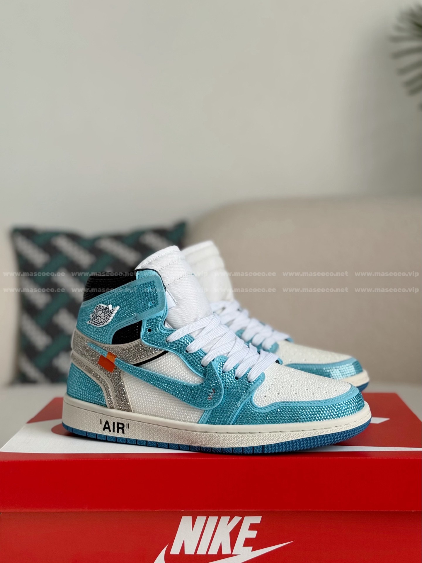 「#4551」Jordan 1 Off-white Hand-Set Rhinestones High Sneakers - 图片 2