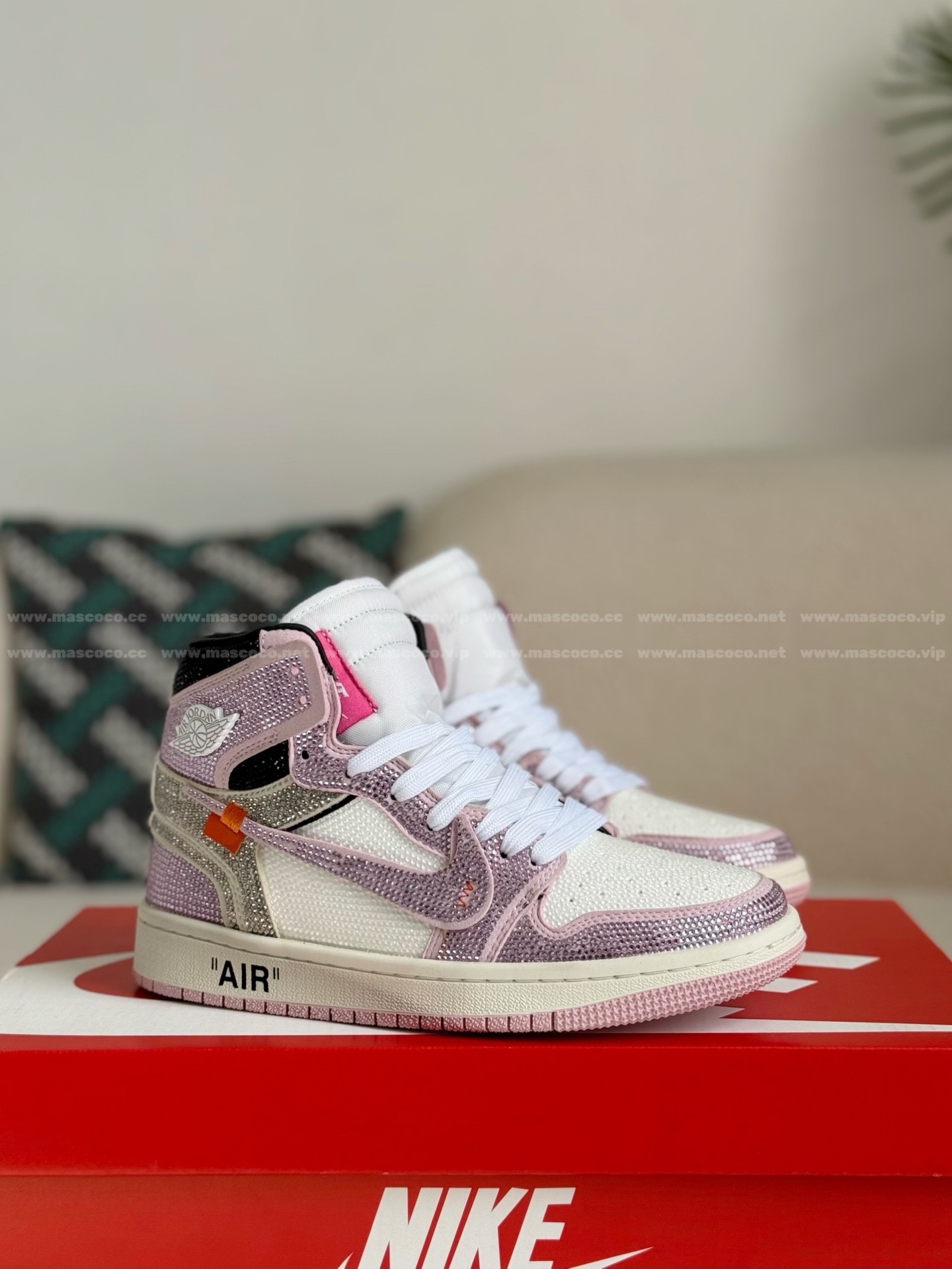 「#4553」Jordan 1 Off-white Hand-Set Rhinestones High Sneakers - 图片 2