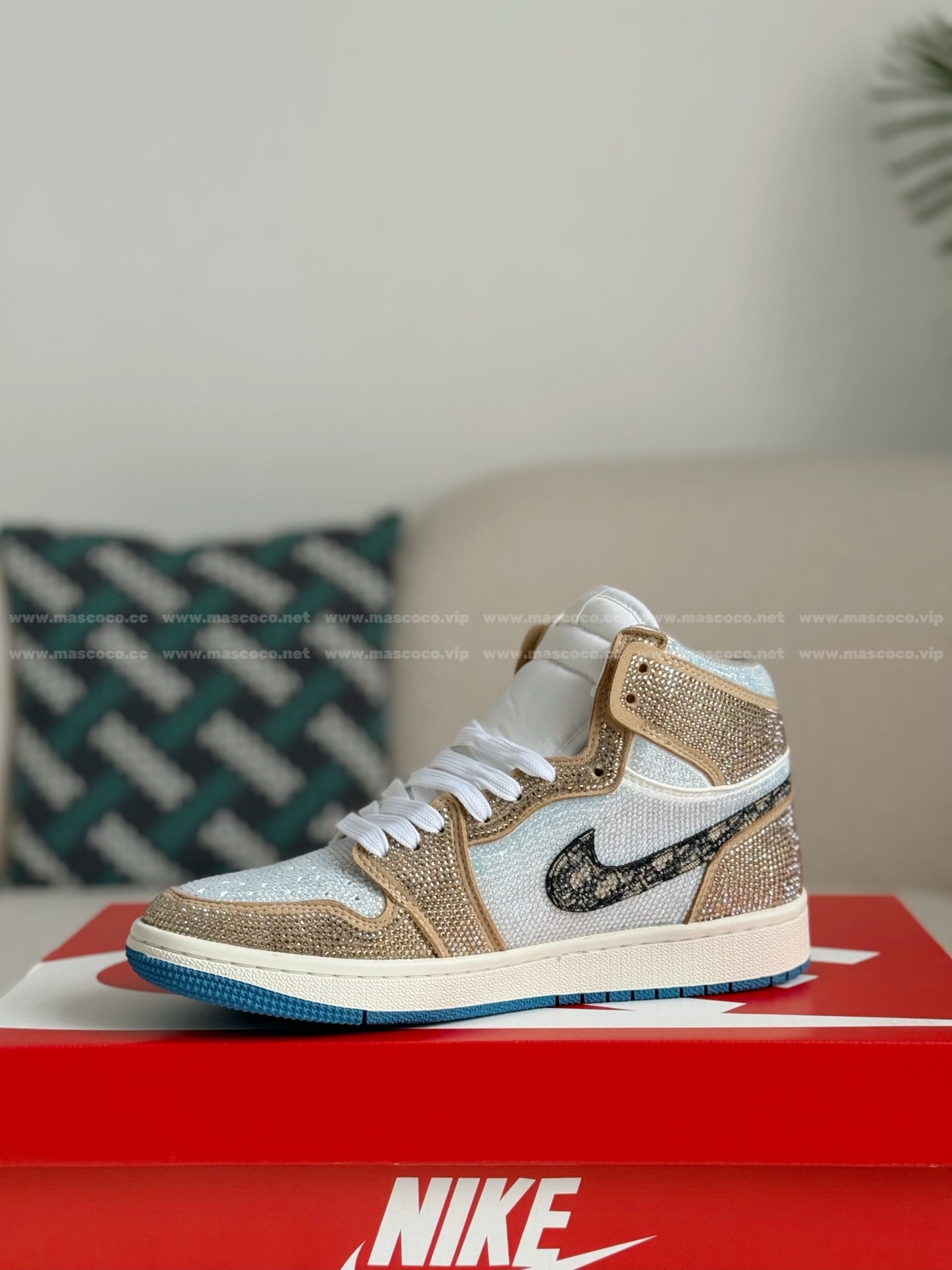 「#4555」Jordan 1 Hand-Set Rhinestones High Sneakers - 图片 4