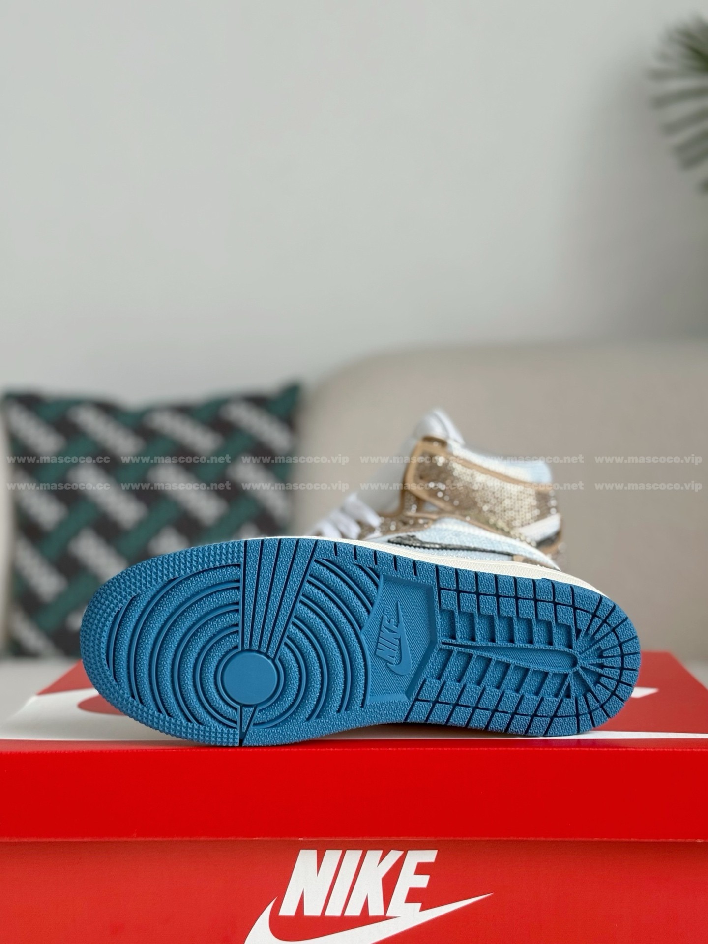 「#4555」Jordan 1 Hand-Set Rhinestones High Sneakers - 图片 5