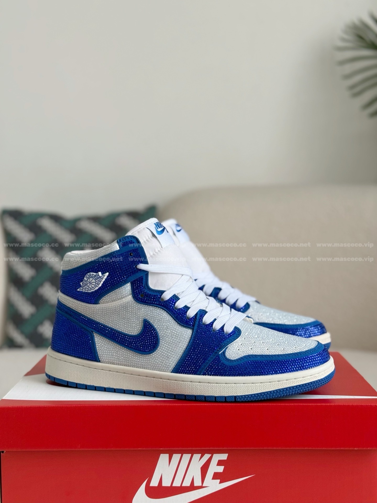 「#4556」Jordan 1 Hand-Set Rhinestones High Sneakers - 图片 2