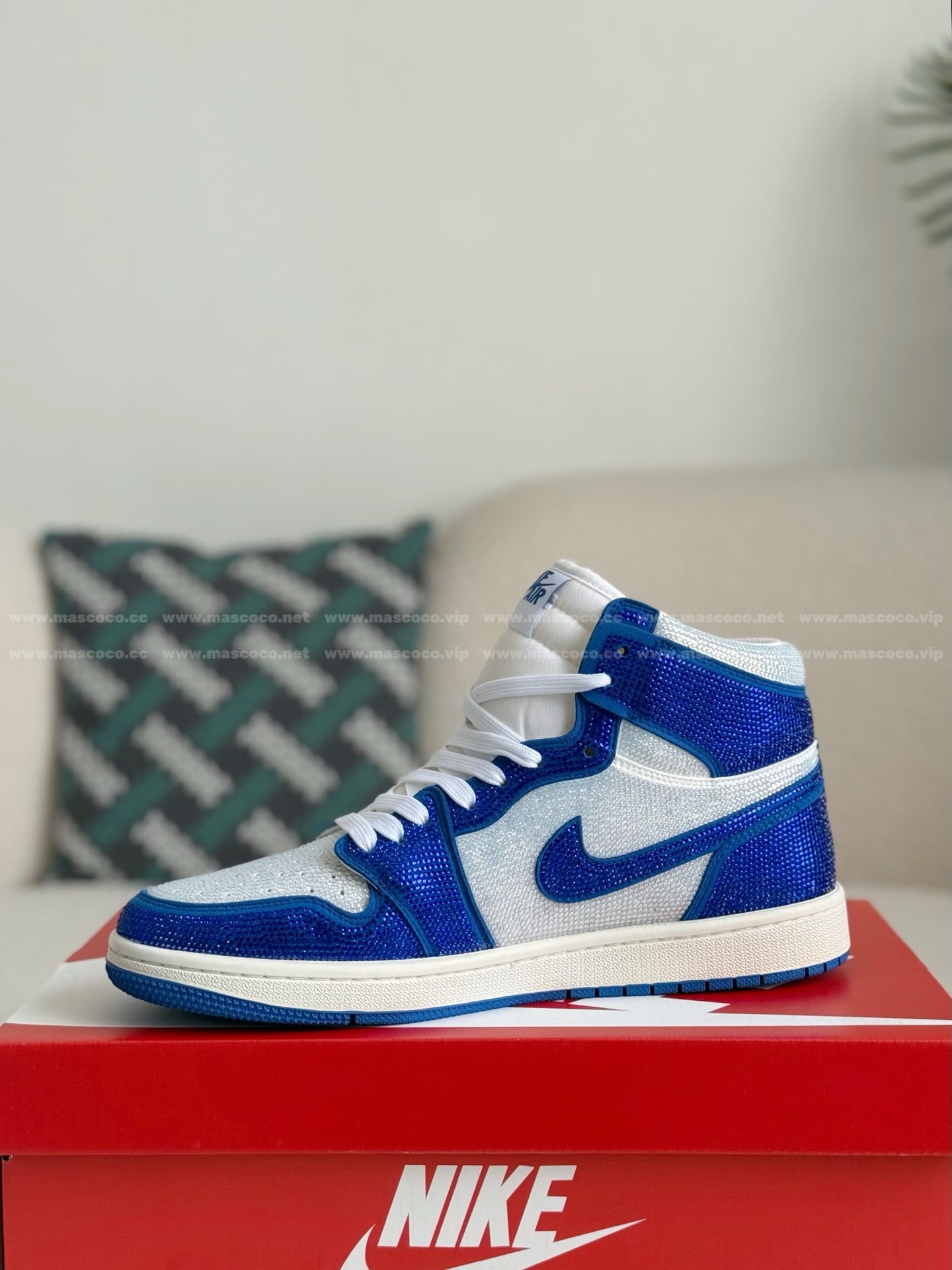「#4556」Jordan 1 Hand-Set Rhinestones High Sneakers - 图片 4