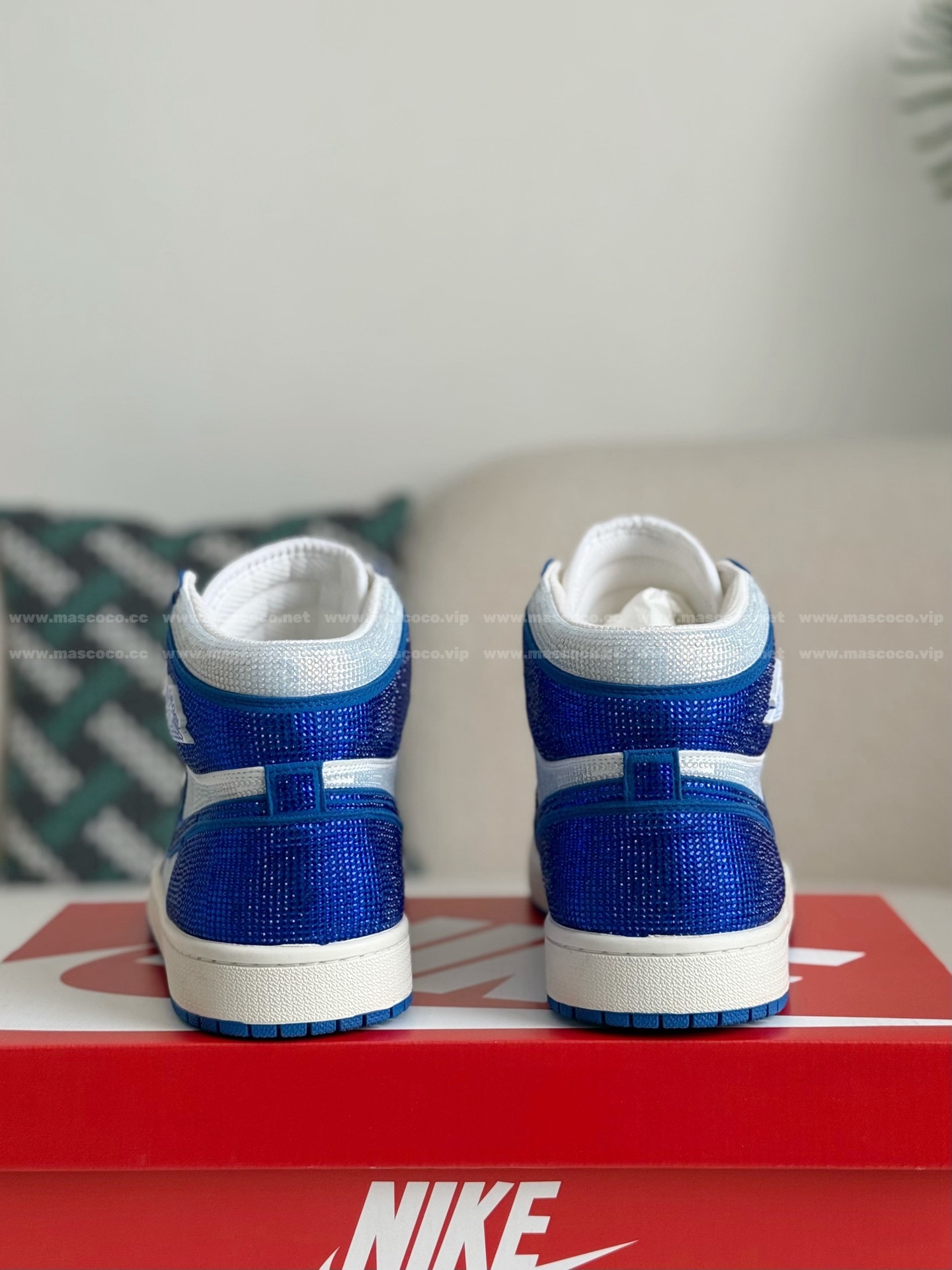 「#4556」Jordan 1 Hand-Set Rhinestones High Sneakers - 图片 3