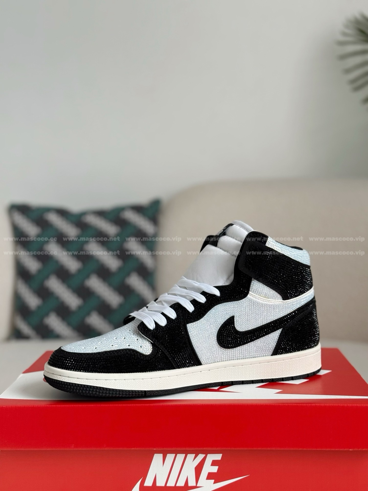 「#4557」Jordan 1 Hand-Set Rhinestones High Sneakers - 图片 4