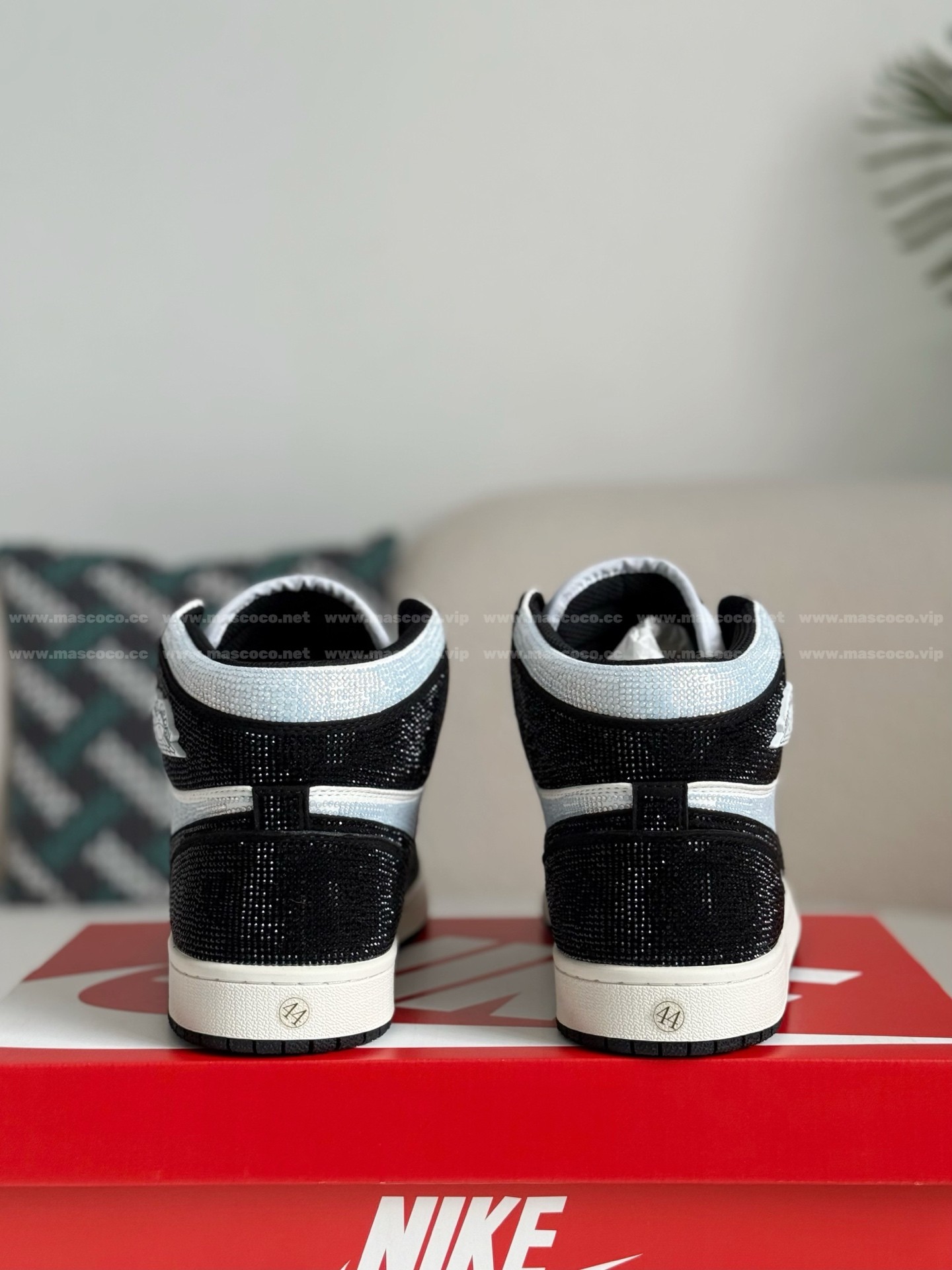 「#4557」Jordan 1 Hand-Set Rhinestones High Sneakers - 图片 3