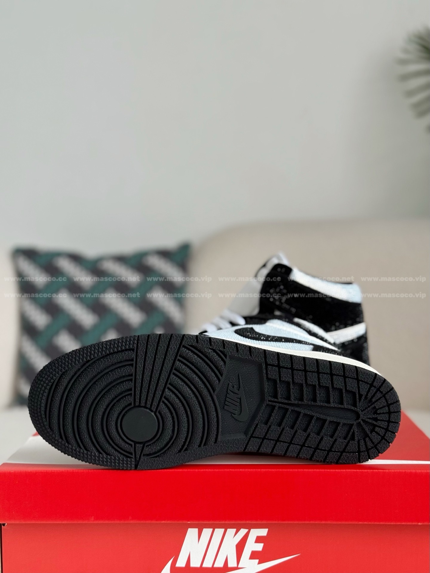 「#4557」Jordan 1 Hand-Set Rhinestones High Sneakers - 图片 5