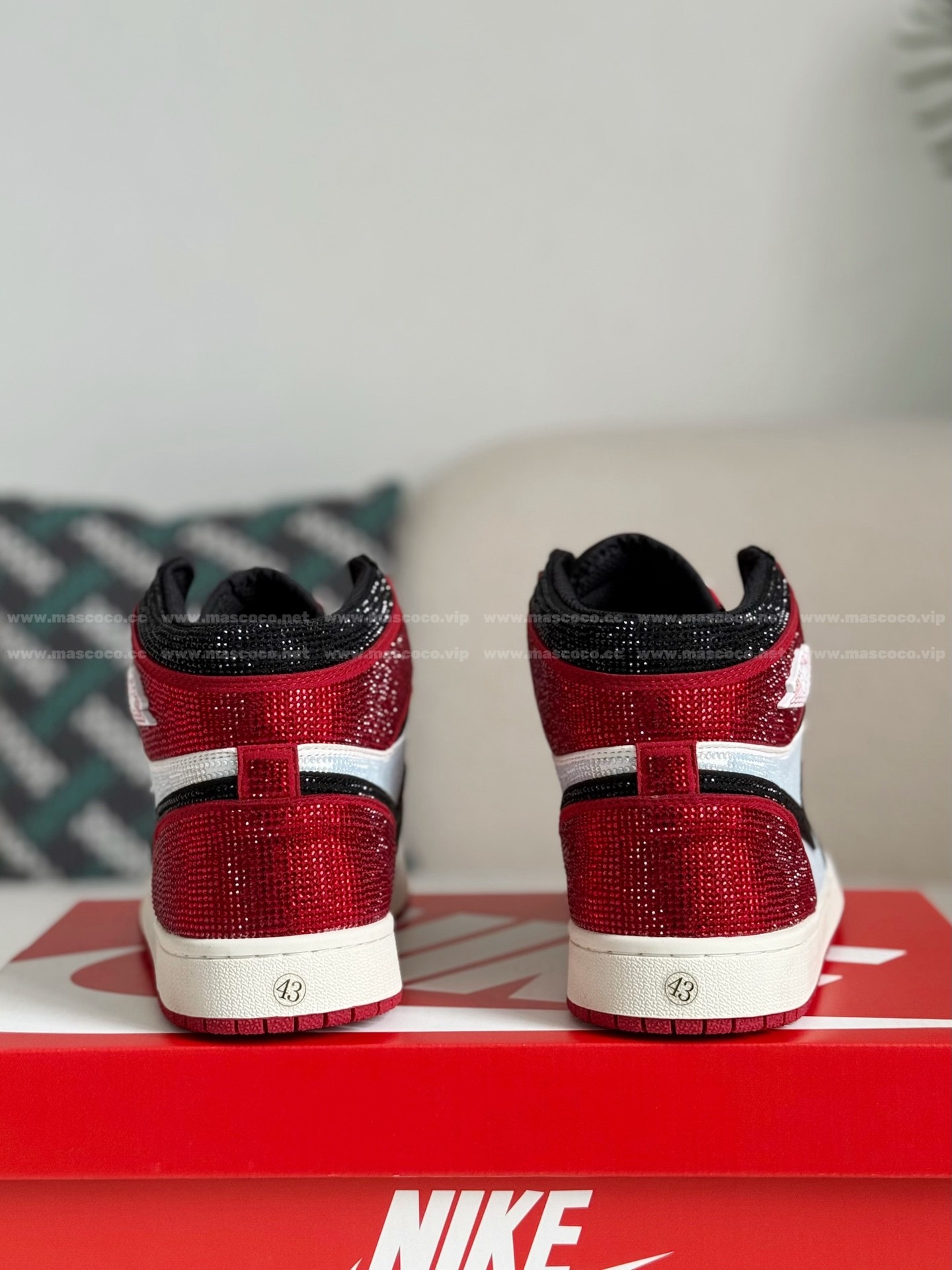 「#4560」Jordan 1 Hand-Set Rhinestones High Sneakers - 图片 3