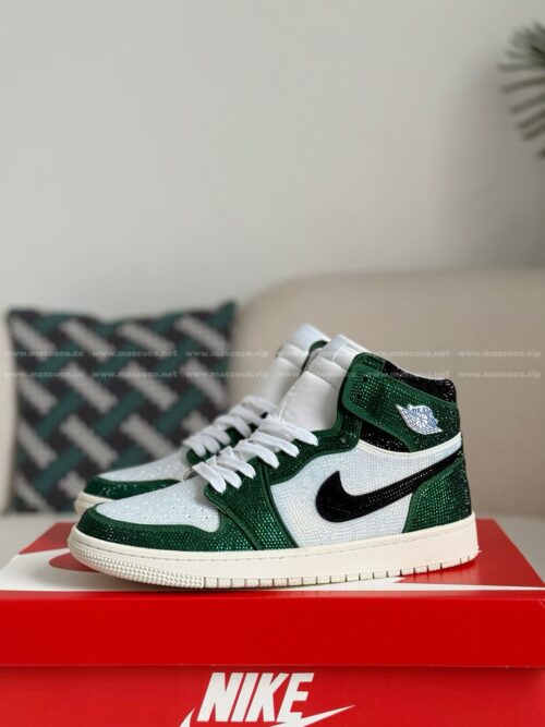 「#4562」Jordan 1 Hand-Set Rhinestones High Sneakers