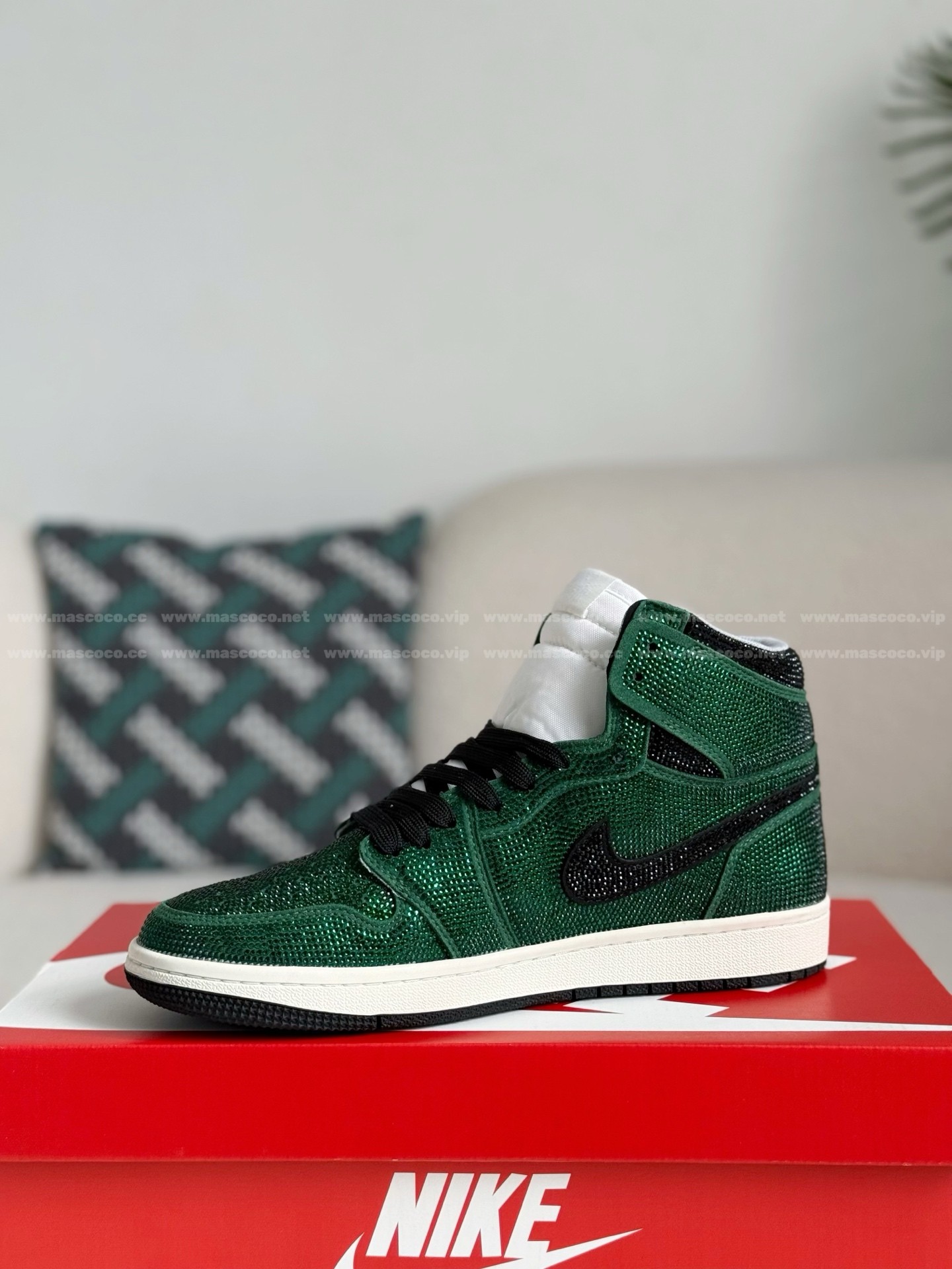 「#4563」Jordan 1 Hand-Set Rhinestones High Sneakers - 图片 4