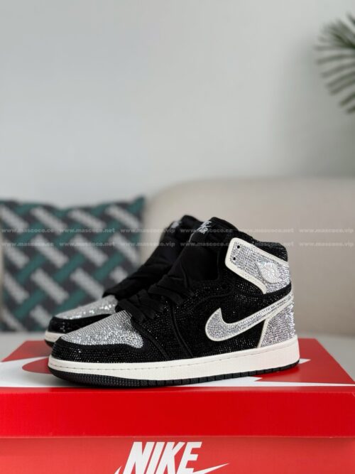 「#4564」Jordan 1 Hand-Set Rhinestones High Sneakers