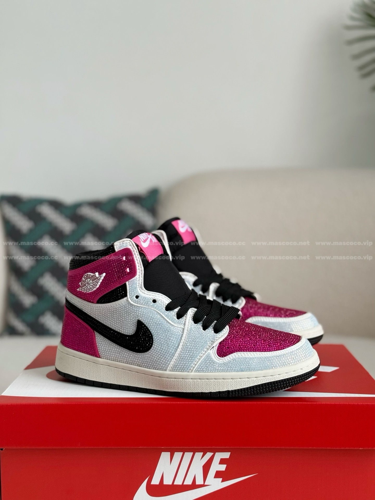 「#4567」Jordan 1 Hand-Set Rhinestones High Sneakers - 图片 2