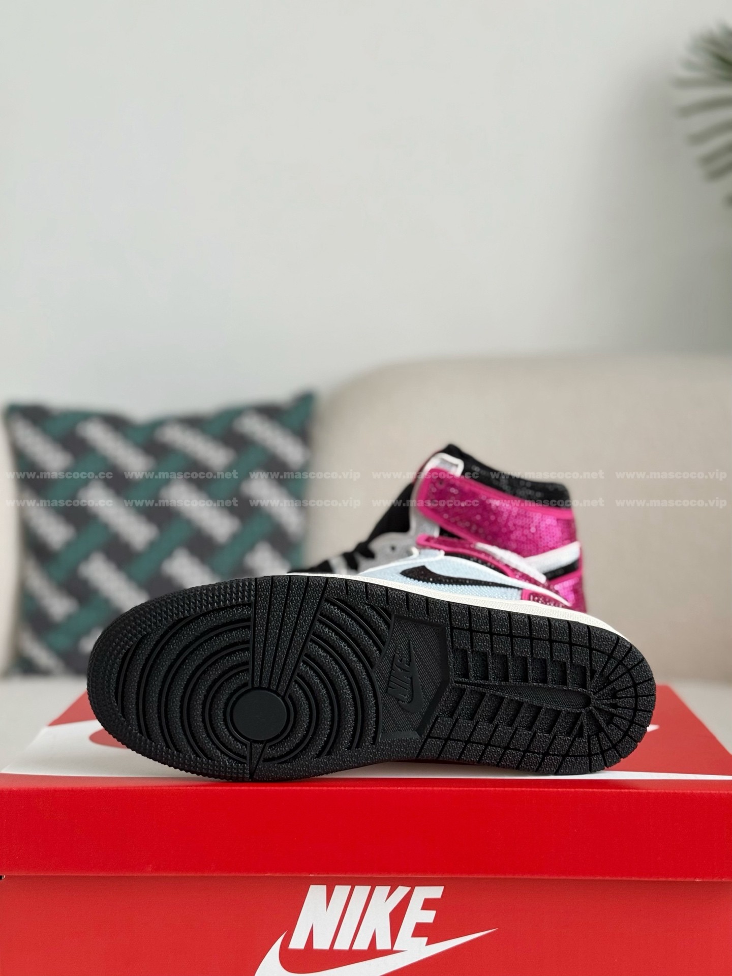 「#4567」Jordan 1 Hand-Set Rhinestones High Sneakers - 图片 5