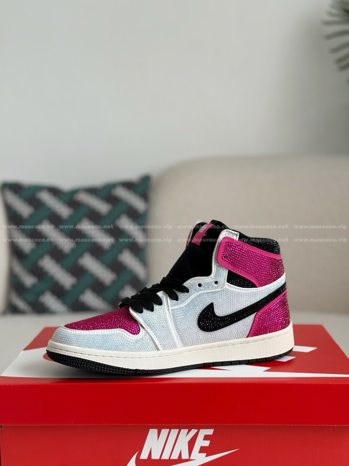 「#4567」Jordan 1 Hand-Set Rhinestones High Sneakers - 图片 4