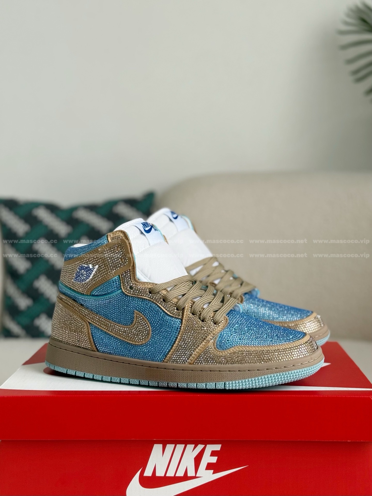 「#4575」Jordan 1 Hand-Set Rhinestones High Sneakers - 图片 2