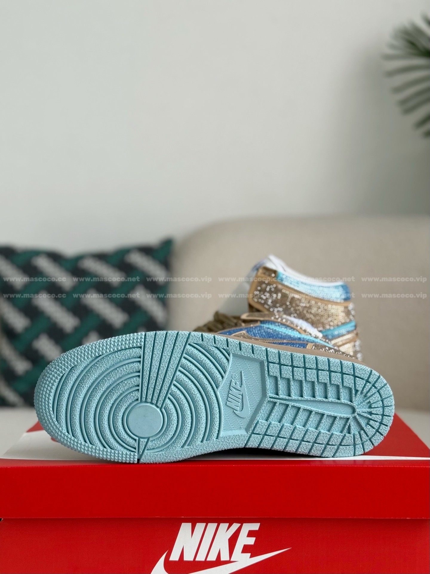 「#4575」Jordan 1 Hand-Set Rhinestones High Sneakers - 图片 5