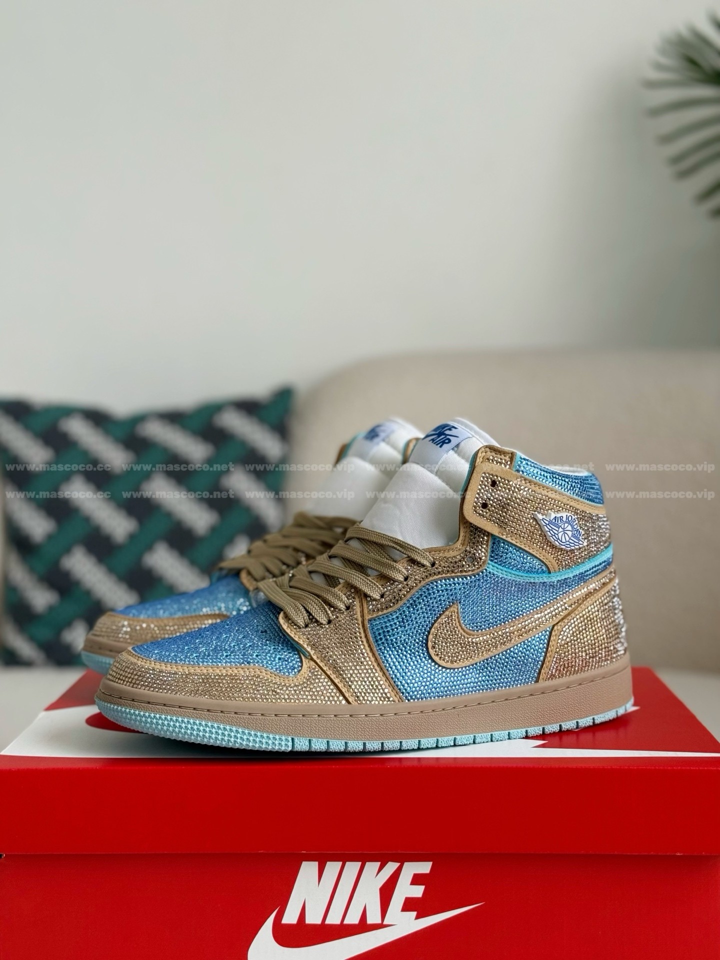 「#4575」Jordan 1 Hand-Set Rhinestones High Sneakers