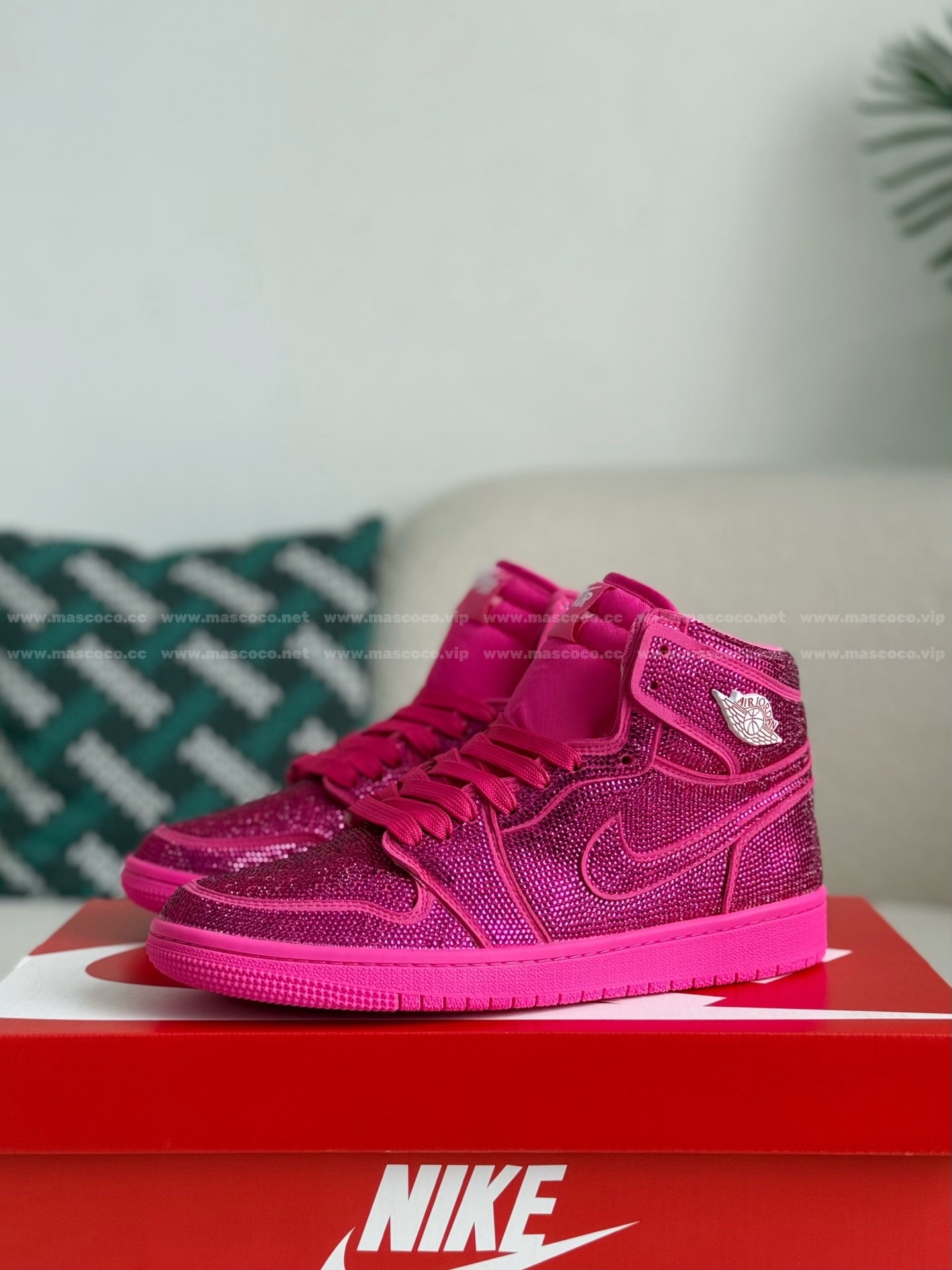 「#4577」Jordan 1 Hand-Set Rhinestones High Sneakers
