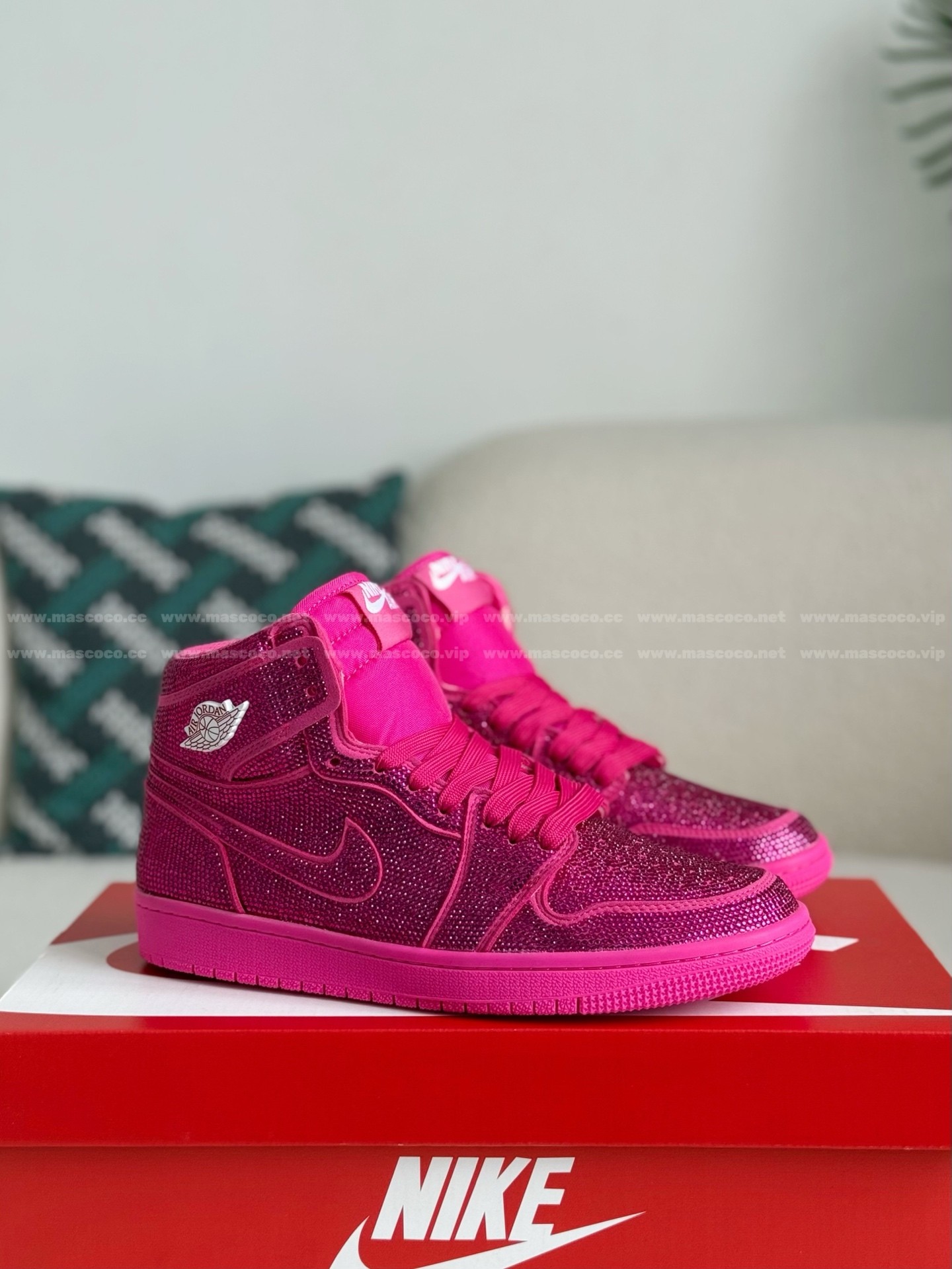 「#4577」Jordan 1 Hand-Set Rhinestones High Sneakers - 图片 2