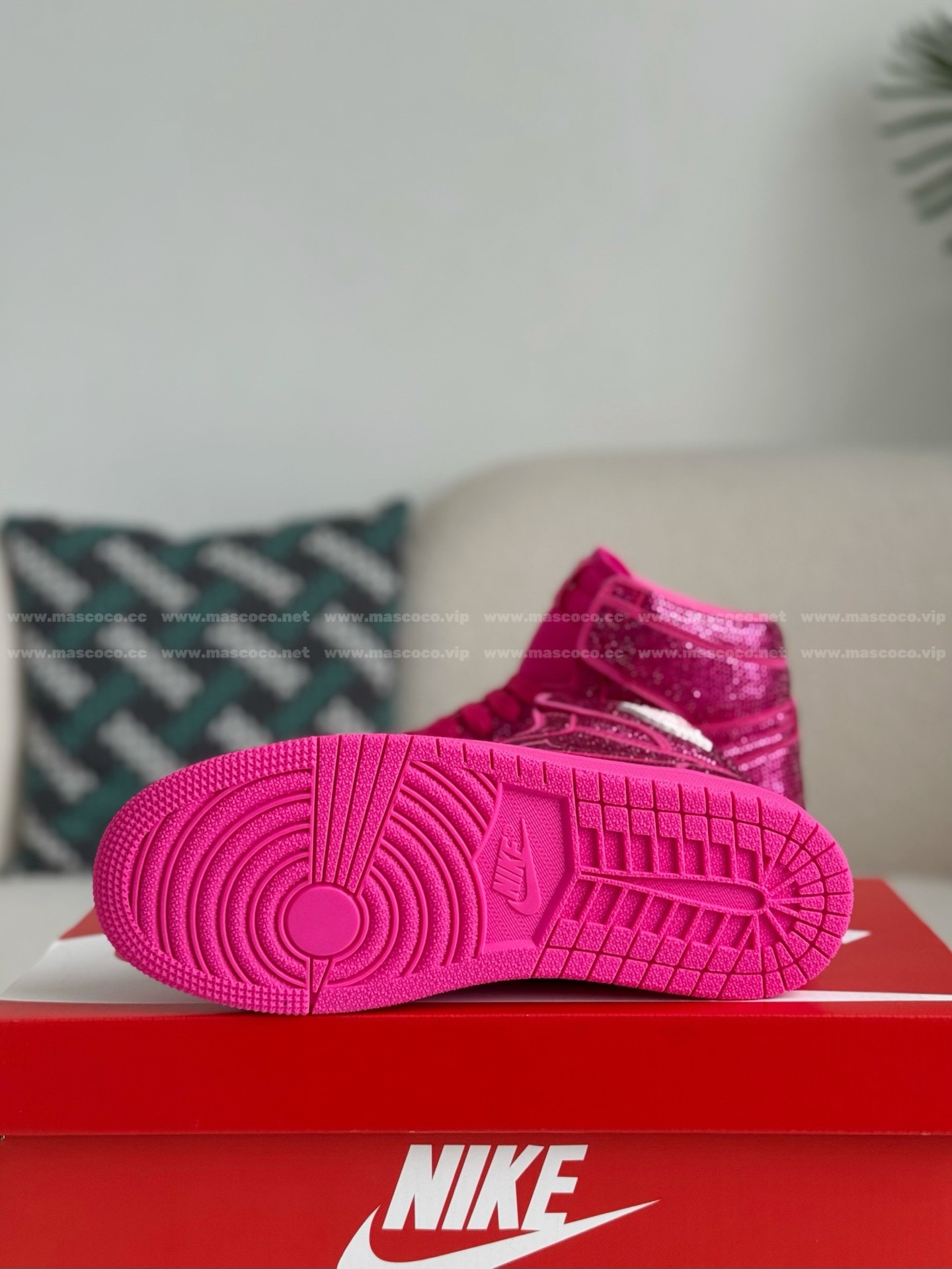 「#4577」Jordan 1 Hand-Set Rhinestones High Sneakers - 图片 5