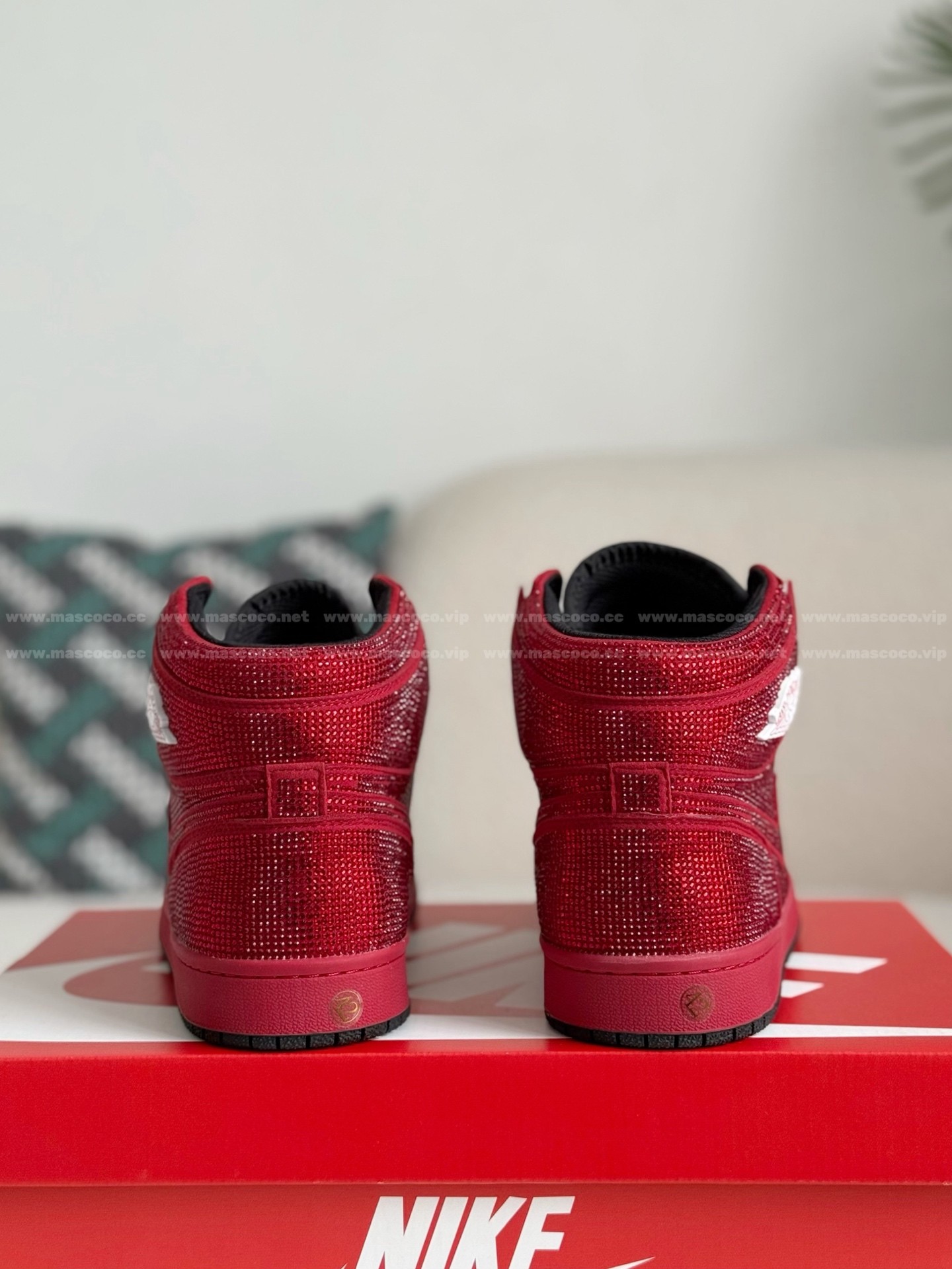 「#4579」Jordan 1 Hand-Set Rhinestones High Sneakers - 图片 3
