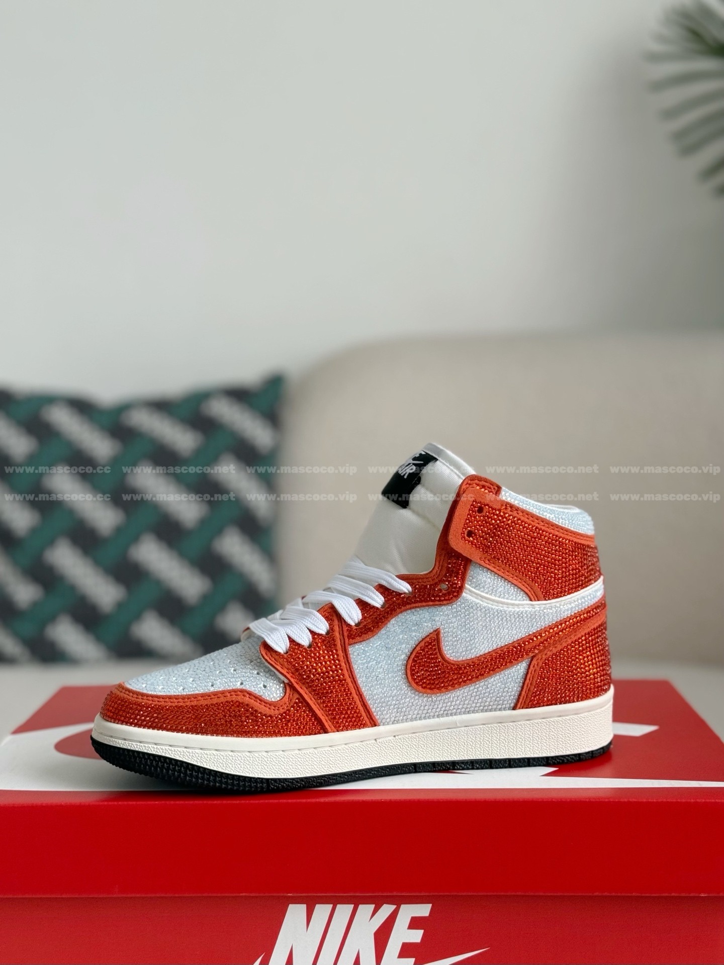 「#4581」Jordan 1 Hand-Set Rhinestones High Sneakers - 图片 4
