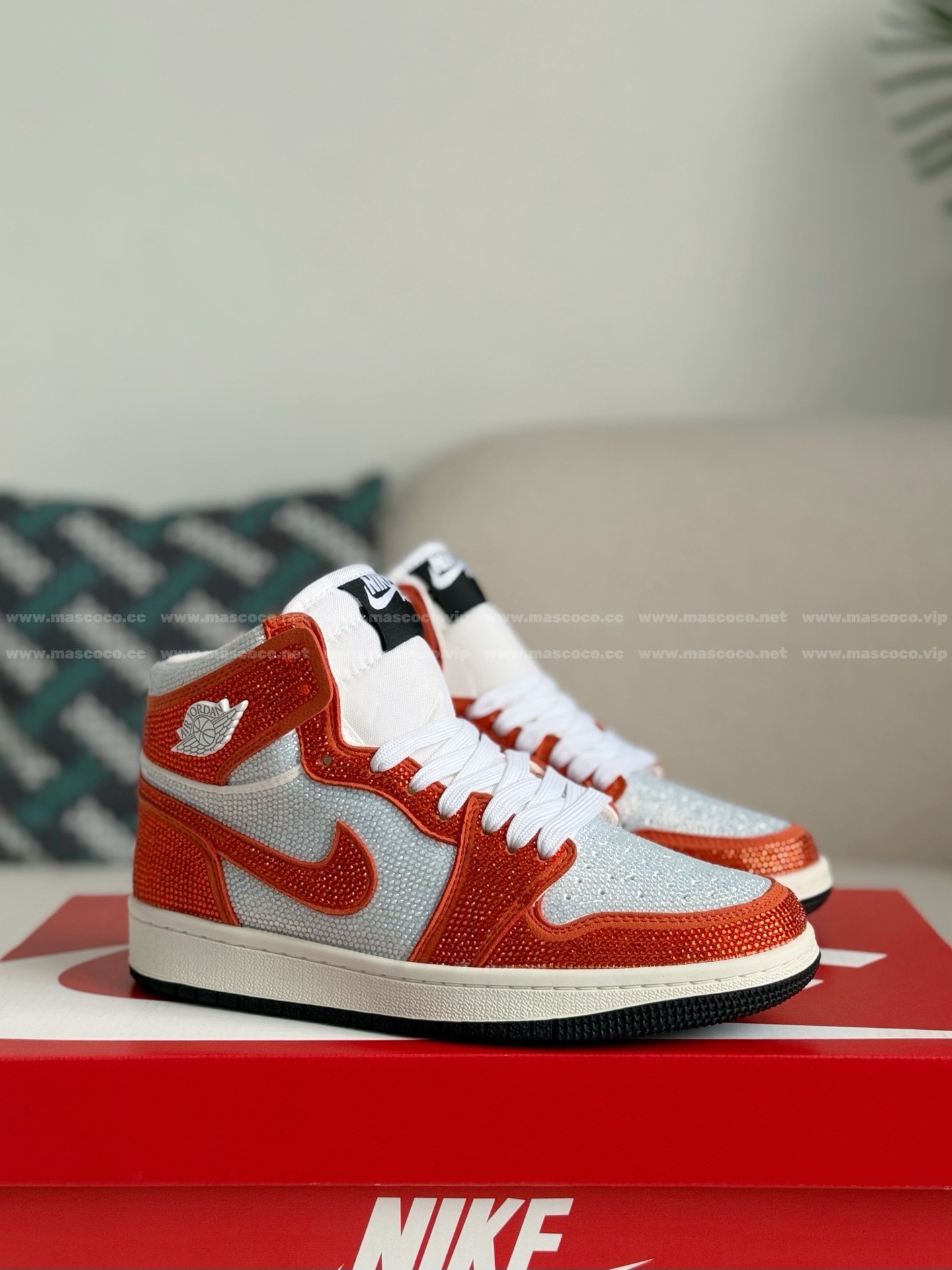 「#4581」Jordan 1 Hand-Set Rhinestones High Sneakers - 图片 2