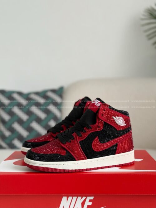 「#4582」Jordan 1 Hand-Set Rhinestones High Sneakers
