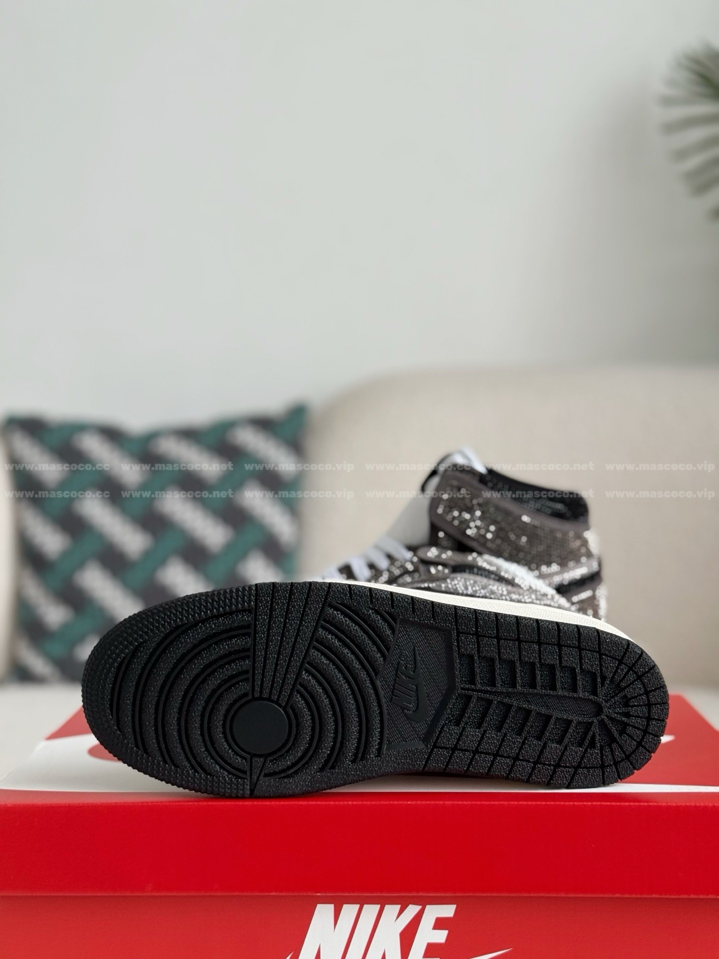 「#4583」Jordan 1 Hand-Set Rhinestones High Sneakers - 图片 5