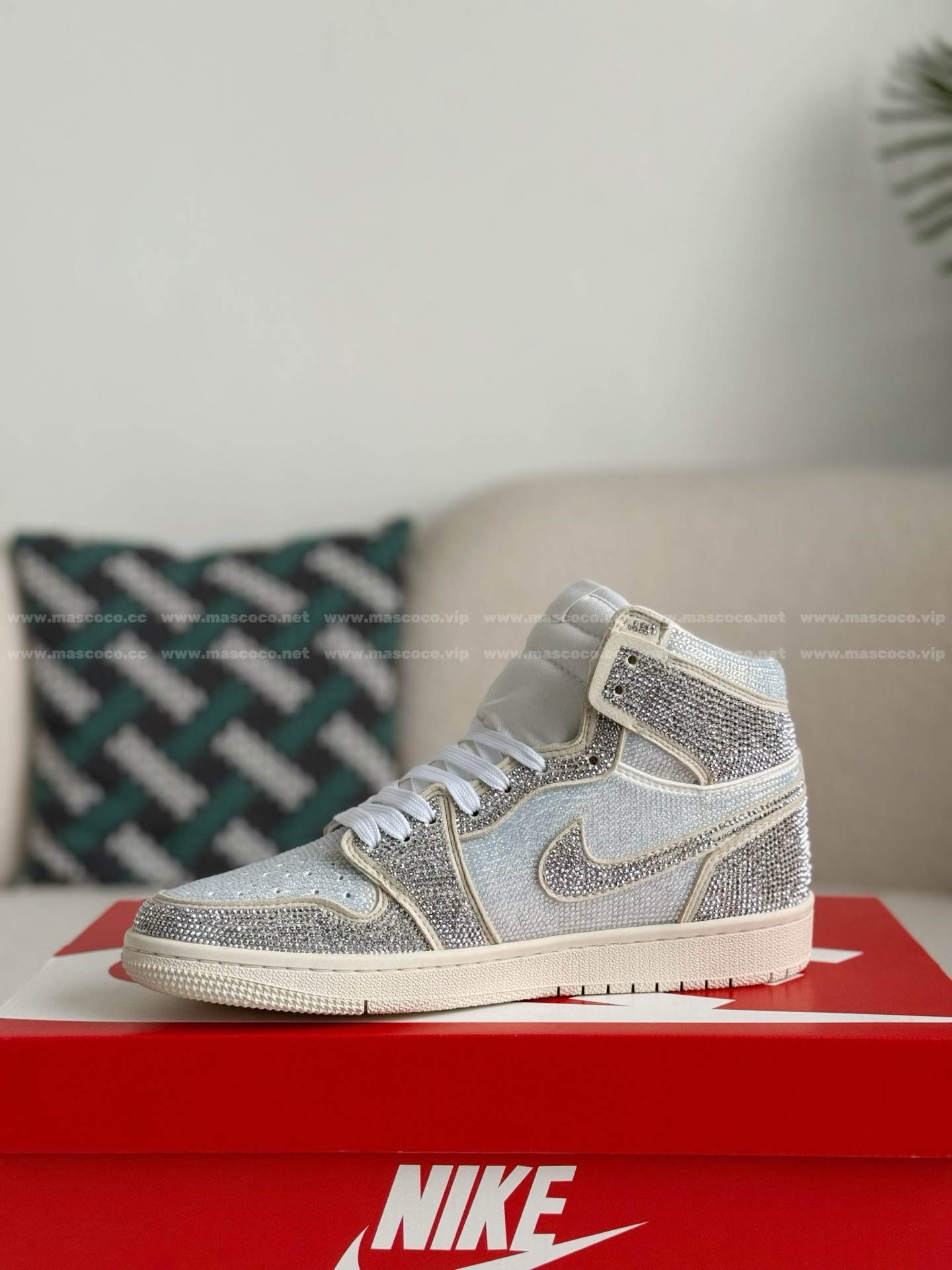 「#4585」Jordan 1 Hand-Set Rhinestones High Sneakers - 图片 4