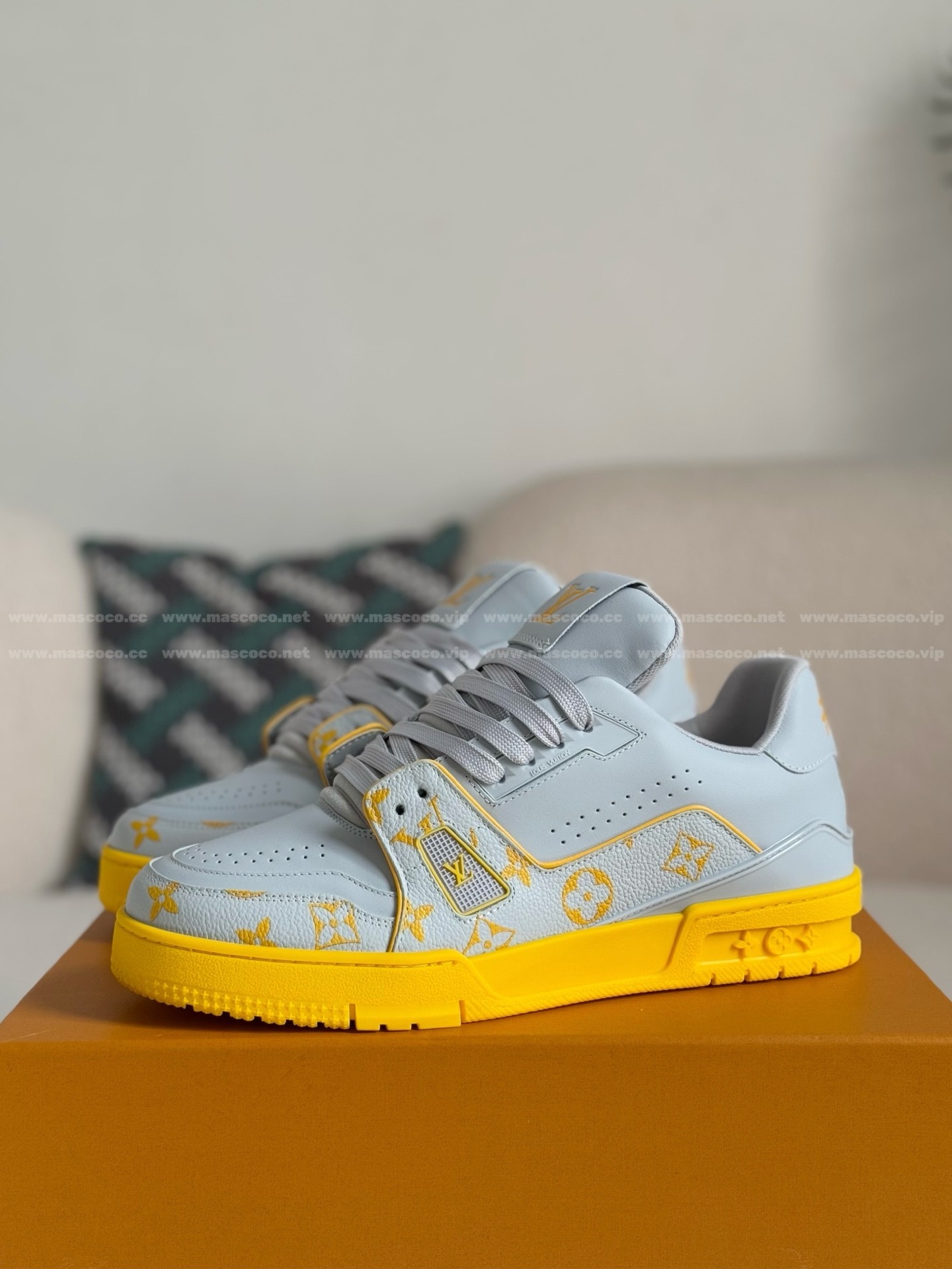 「#4608」LOUIS VUITTON TRAINER SNEAKERS