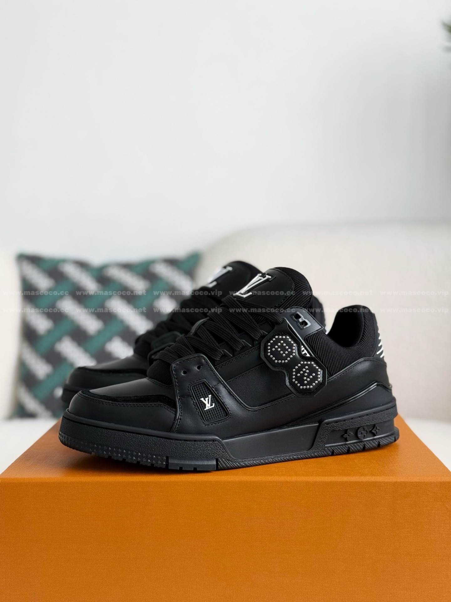 「#4687」LOUIS VUITTON x NIGO TRAINER FW25 SNEAKERS
