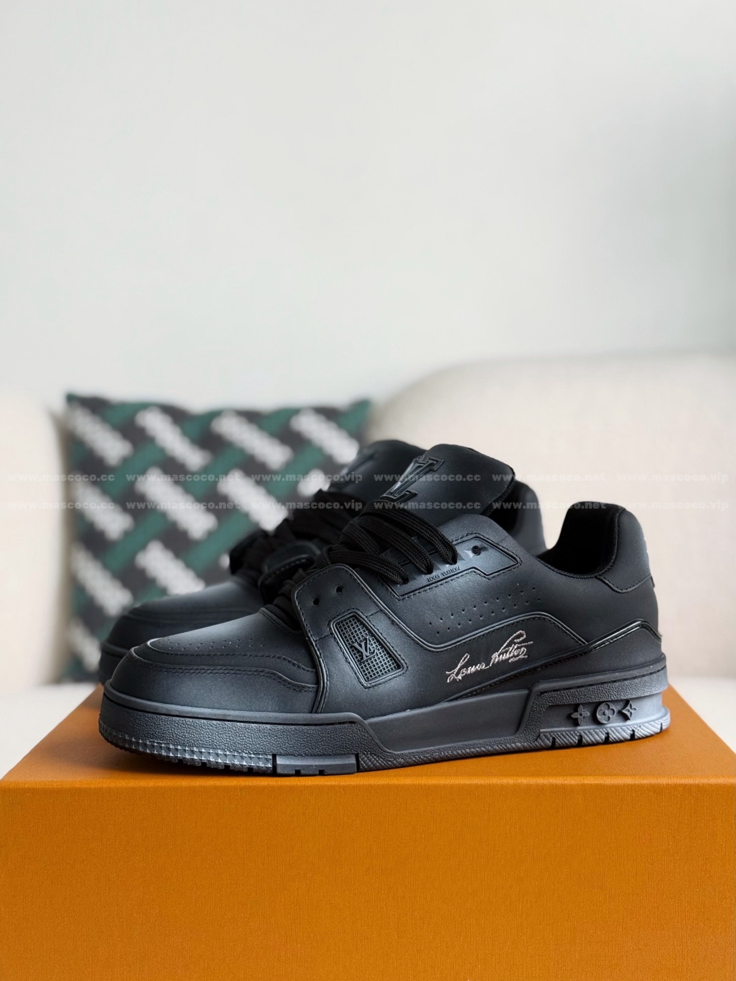 「#4701」LOUIS VUITTON TRAINER SNEAKERS