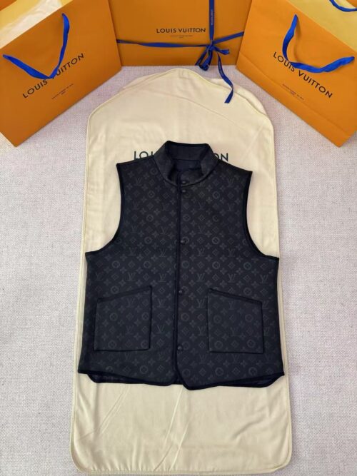 「#4751」Louis Vuitton monogram reversible padded sleeveless vest