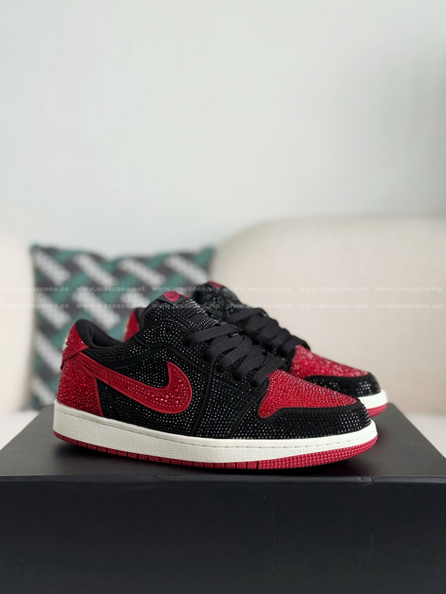 「#4758」Jordan 1 Hand-Set Rhinestones Low Sneakers - 图片 2