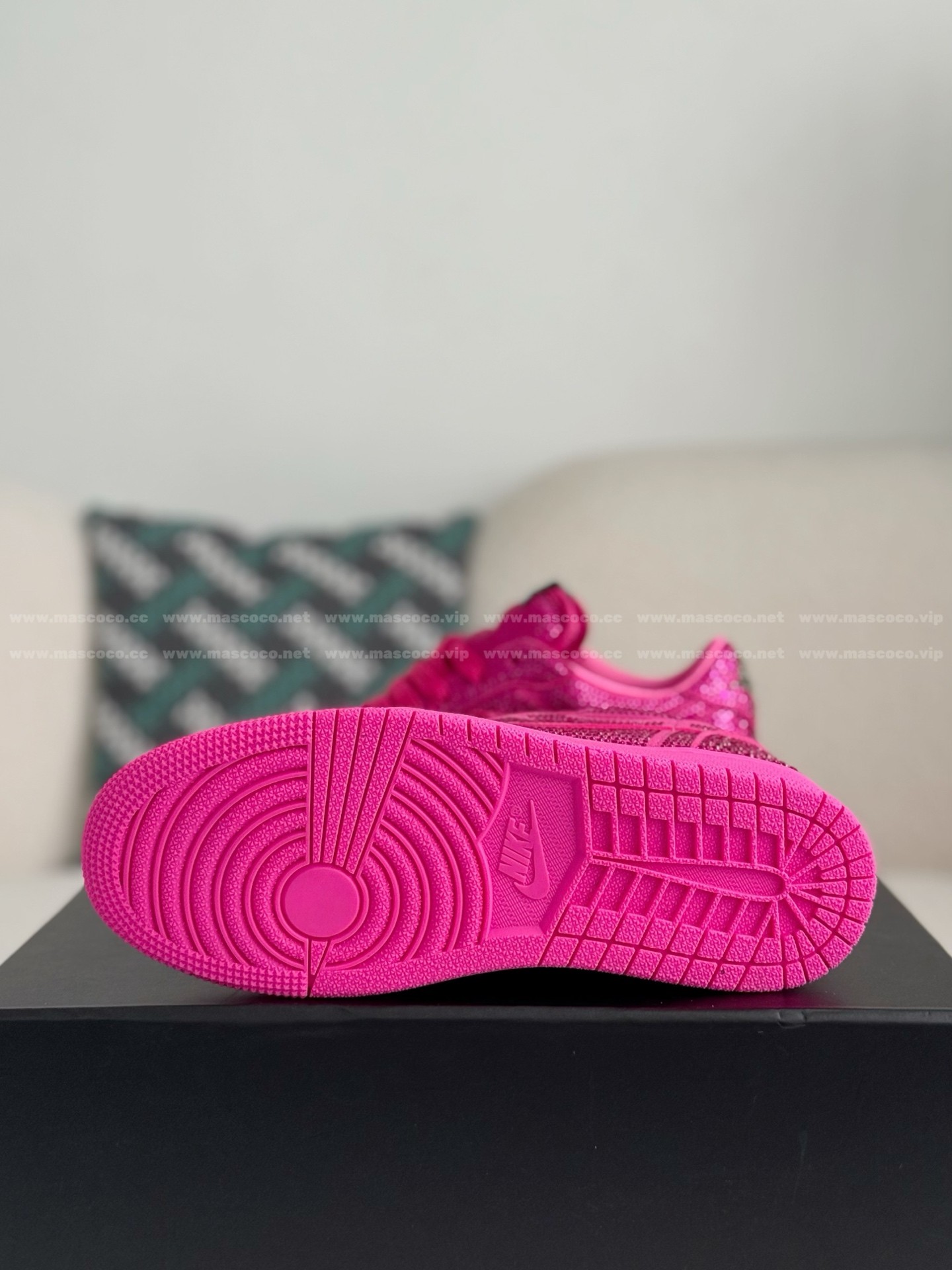 「#4760」Jordan 1 Hand-Set Rhinestones Low Sneakers - 图片 5