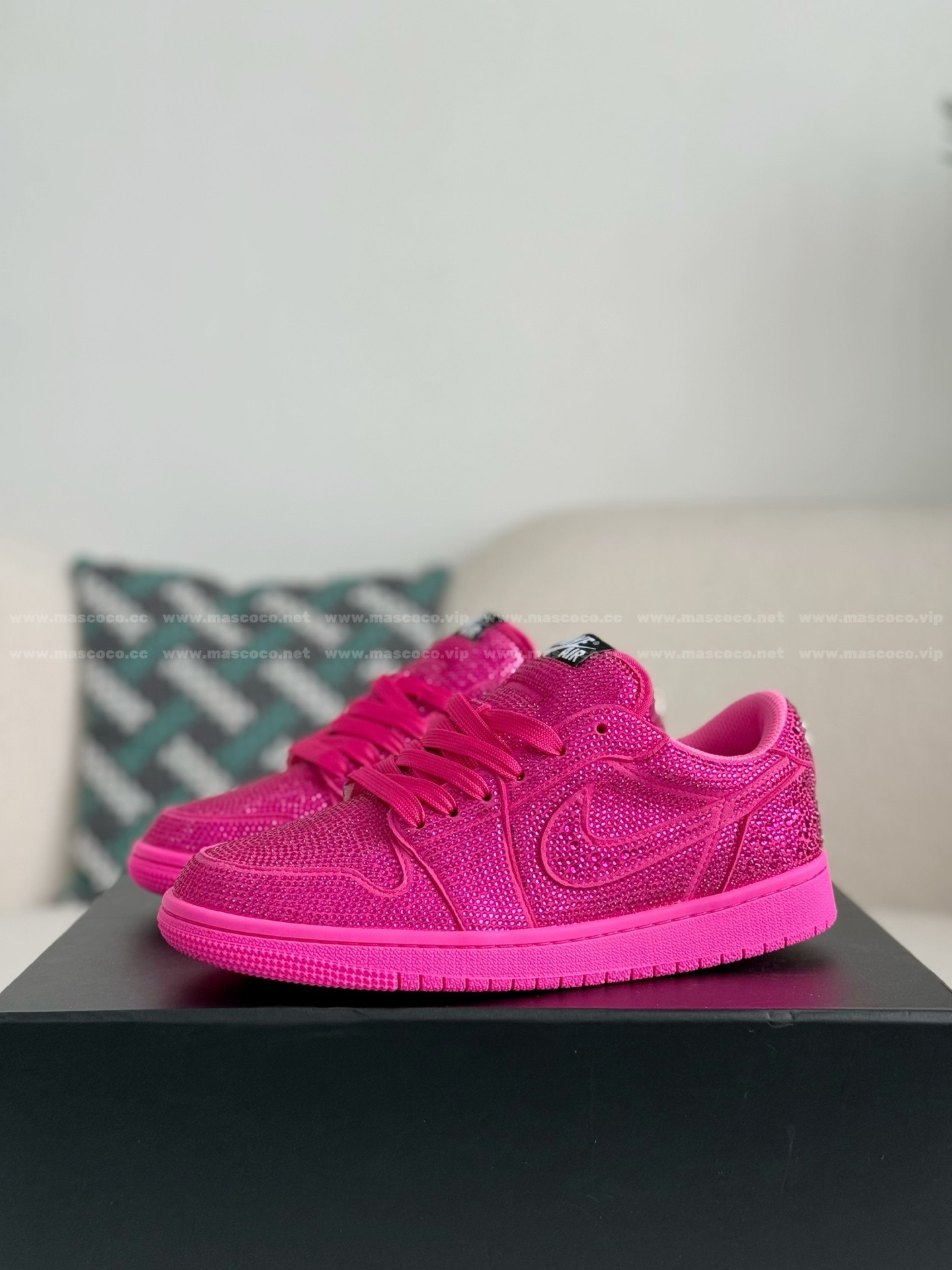 「#4760」Jordan 1 Hand-Set Rhinestones Low Sneakers