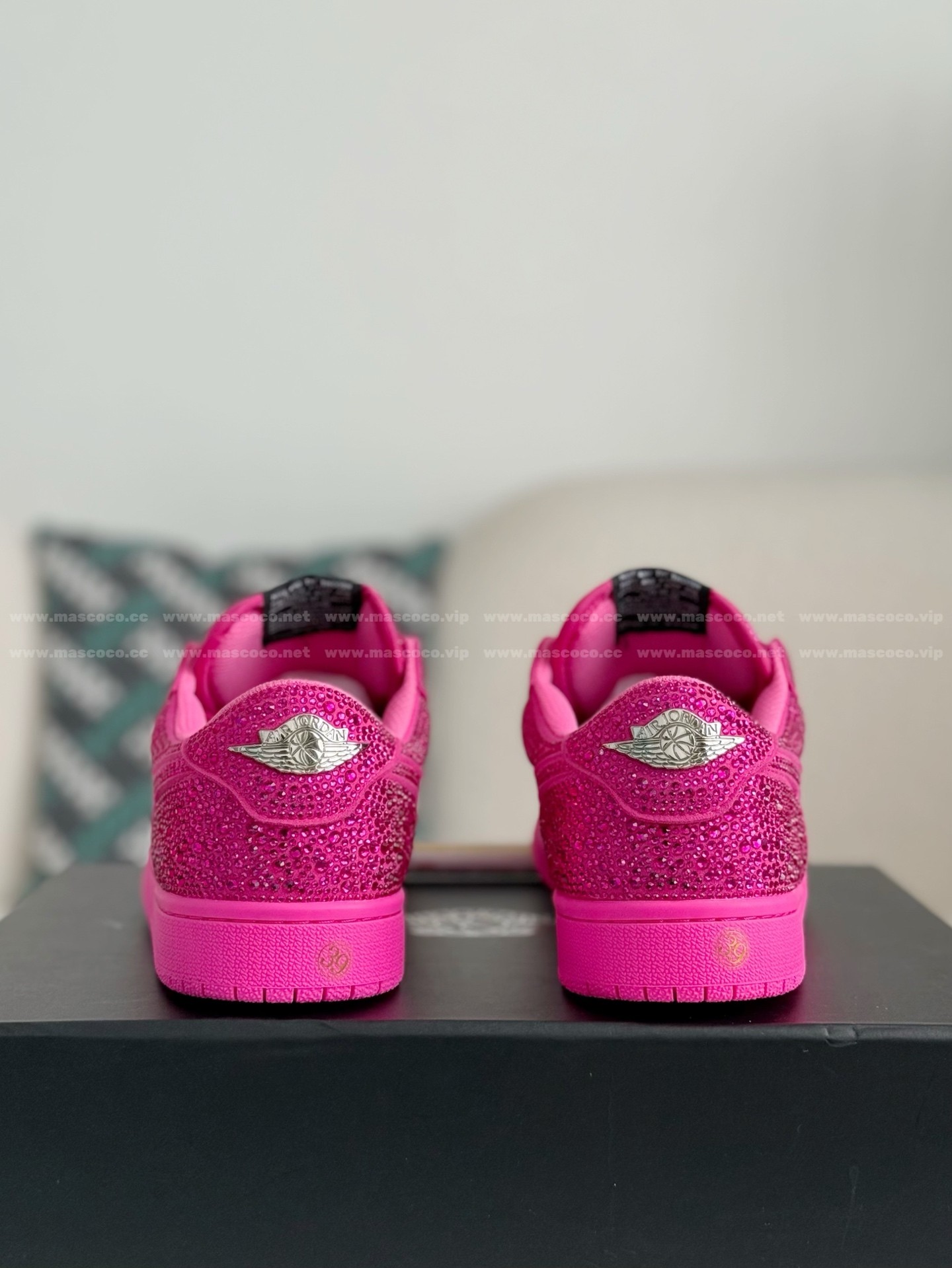 「#4760」Jordan 1 Hand-Set Rhinestones Low Sneakers - 图片 3