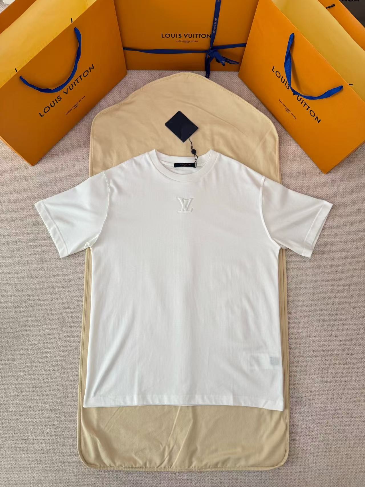「#4818」LOUIS VUITTON logo embossed short sleeves