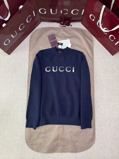 「#4826」GUCCI intarsia lettering wool sweater