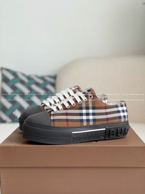 「#4834」Burberry Low Cut Casual Sports Shoes