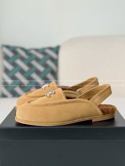「#4934」Chanel 25A Flat-Soled Pull-On Furry Shoes