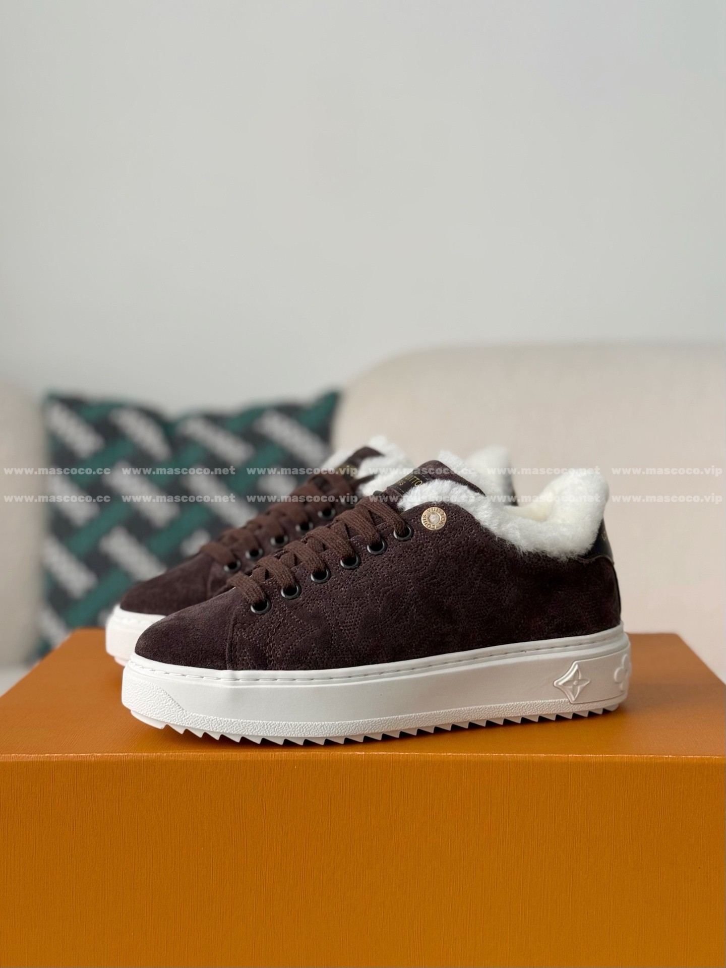 「#5147」Louis Vuitton Time Out Suede Sneakers