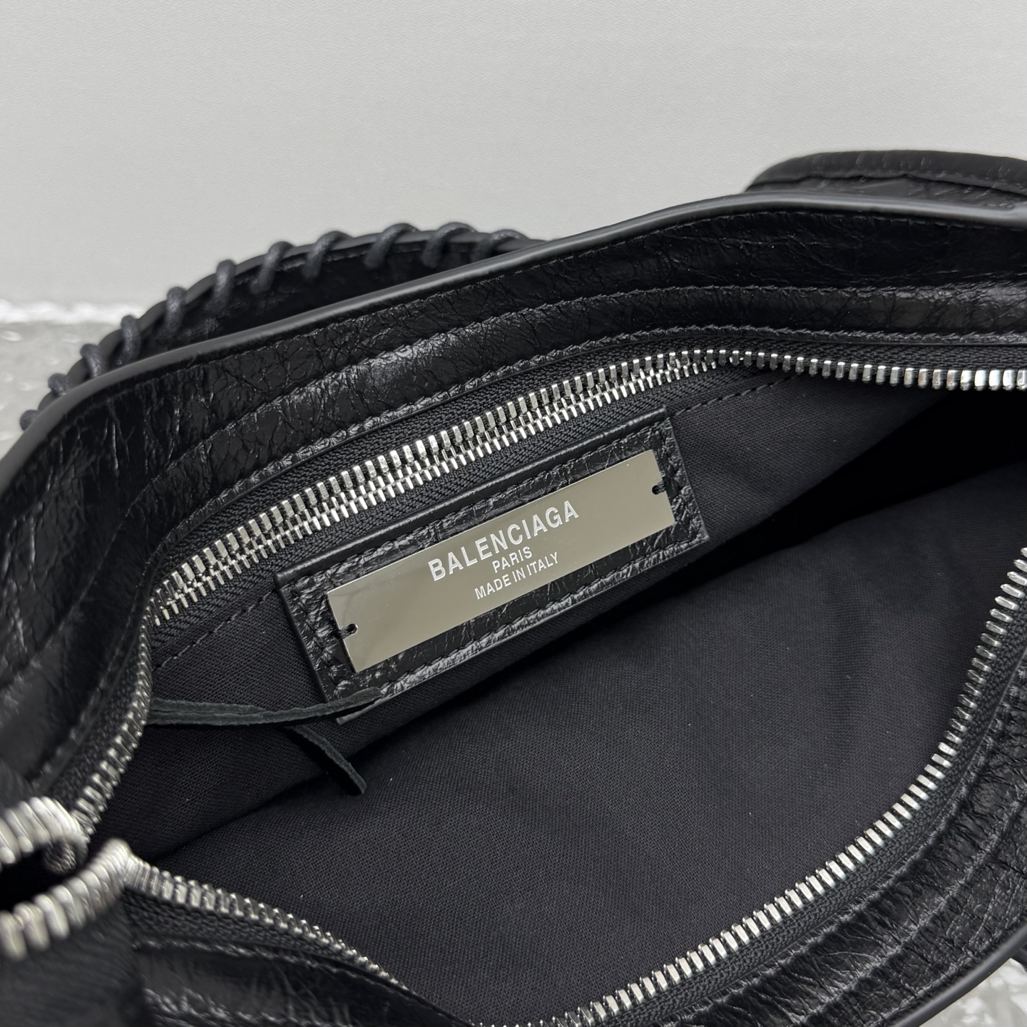 Balenciaga - Le City - Image 7