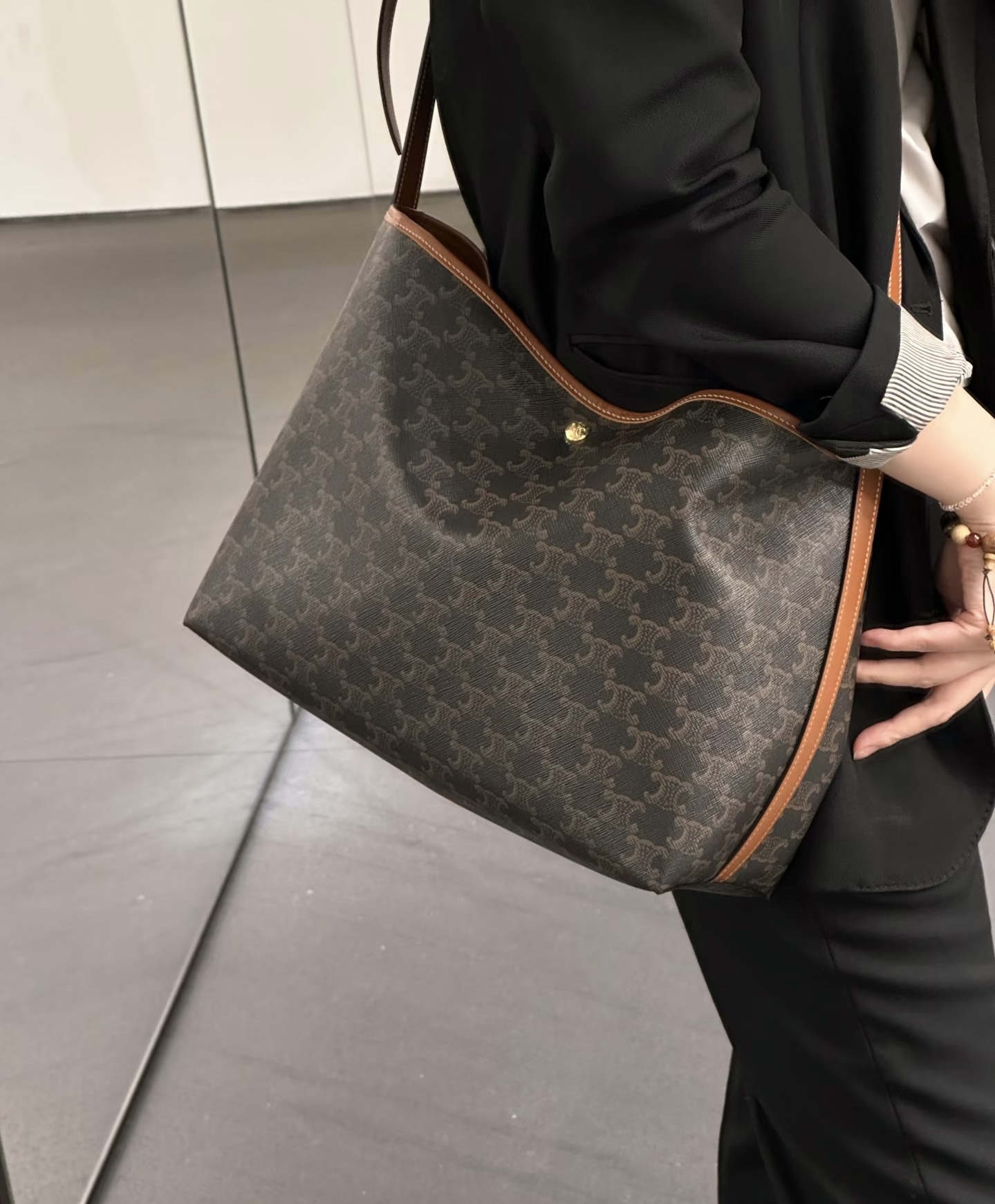 Celine - Soft Shopper - Image 6