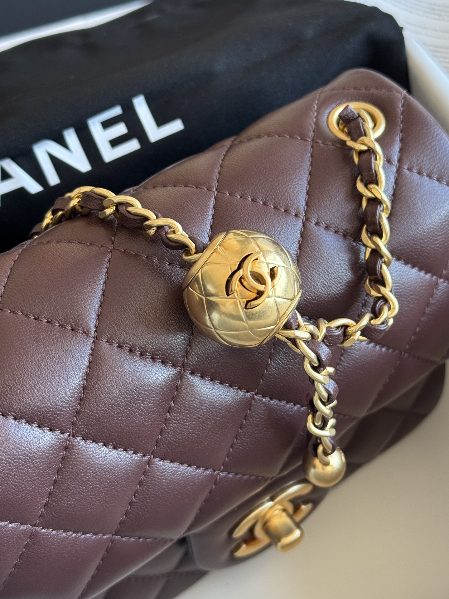 Chanel - Classic Flap - Image 3