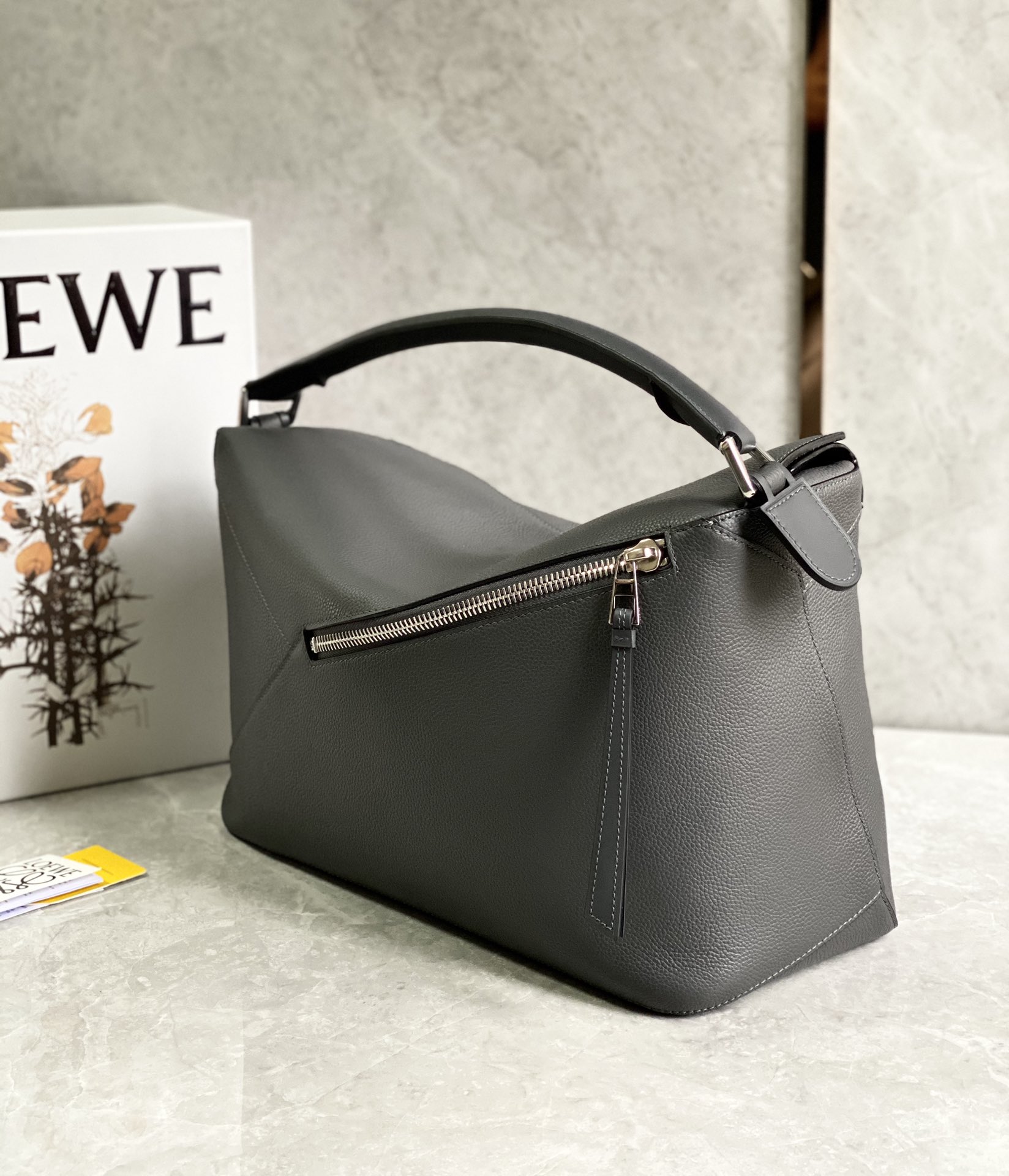 Loewe - Puzzle - Image 4