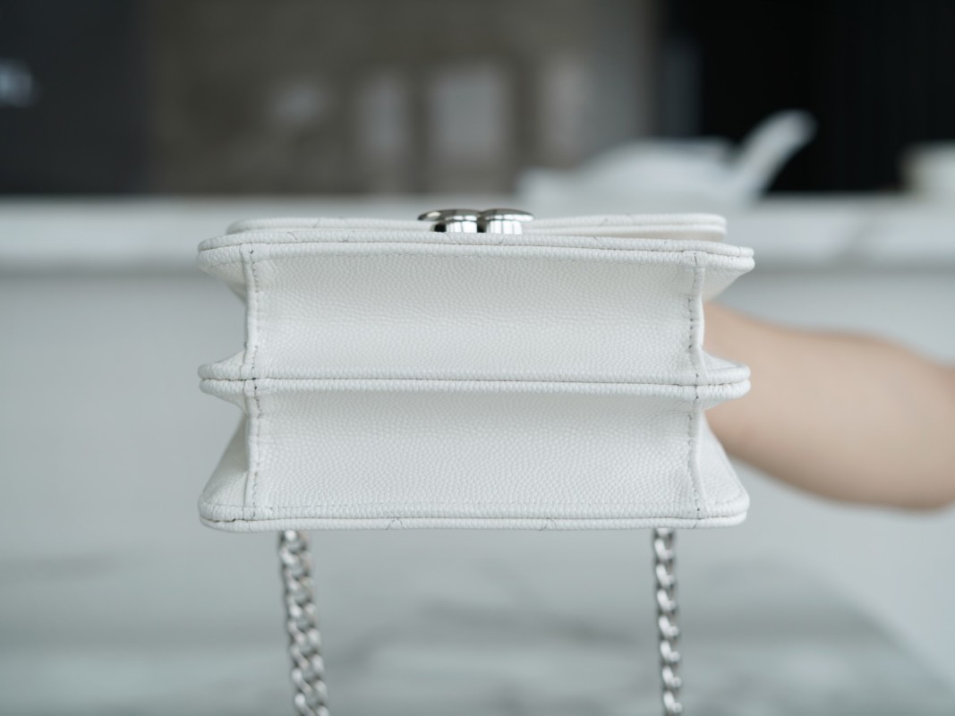 Chanel - CHANEL 22 - CHANEL 22 Leather Top Handle Chain Crossbody Bag - Image 6
