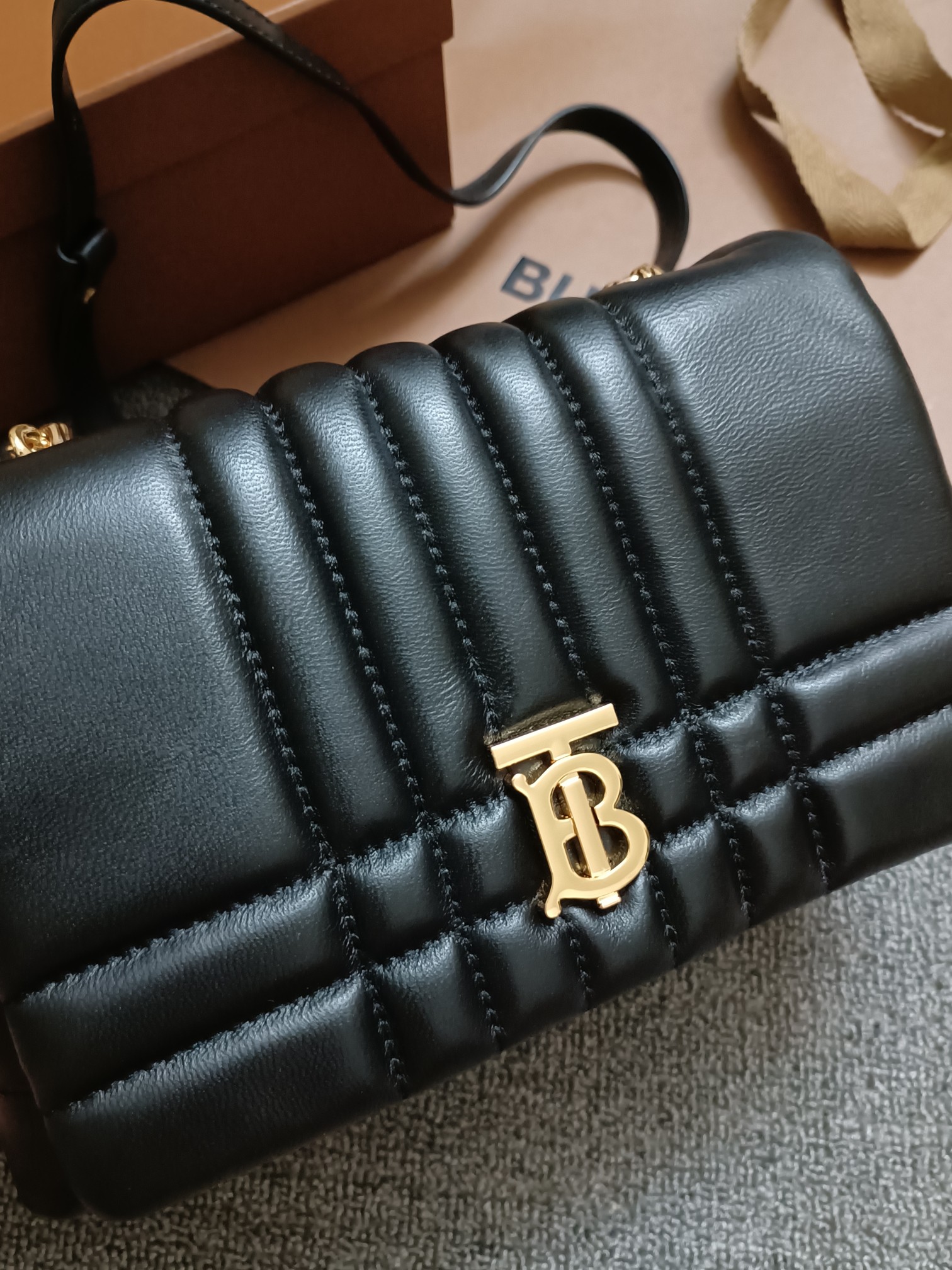 Burberry - Lola - Leather Chain Lola Bag - Image 2