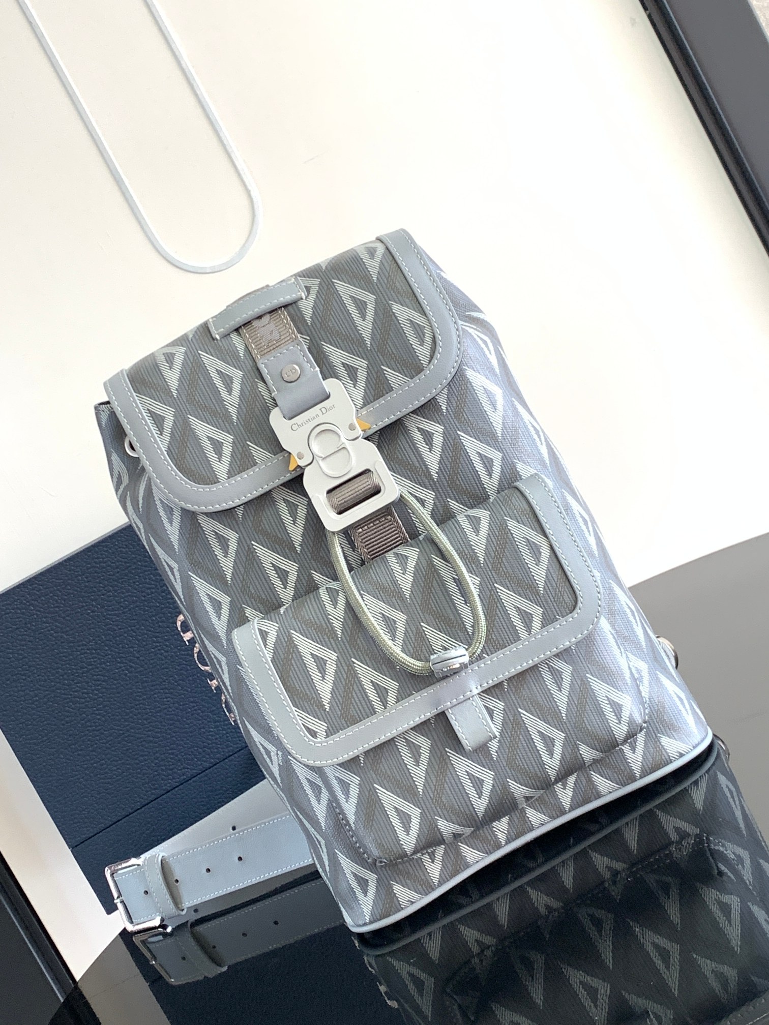 Dior - Dior Hit the Road - Shoulder Bag