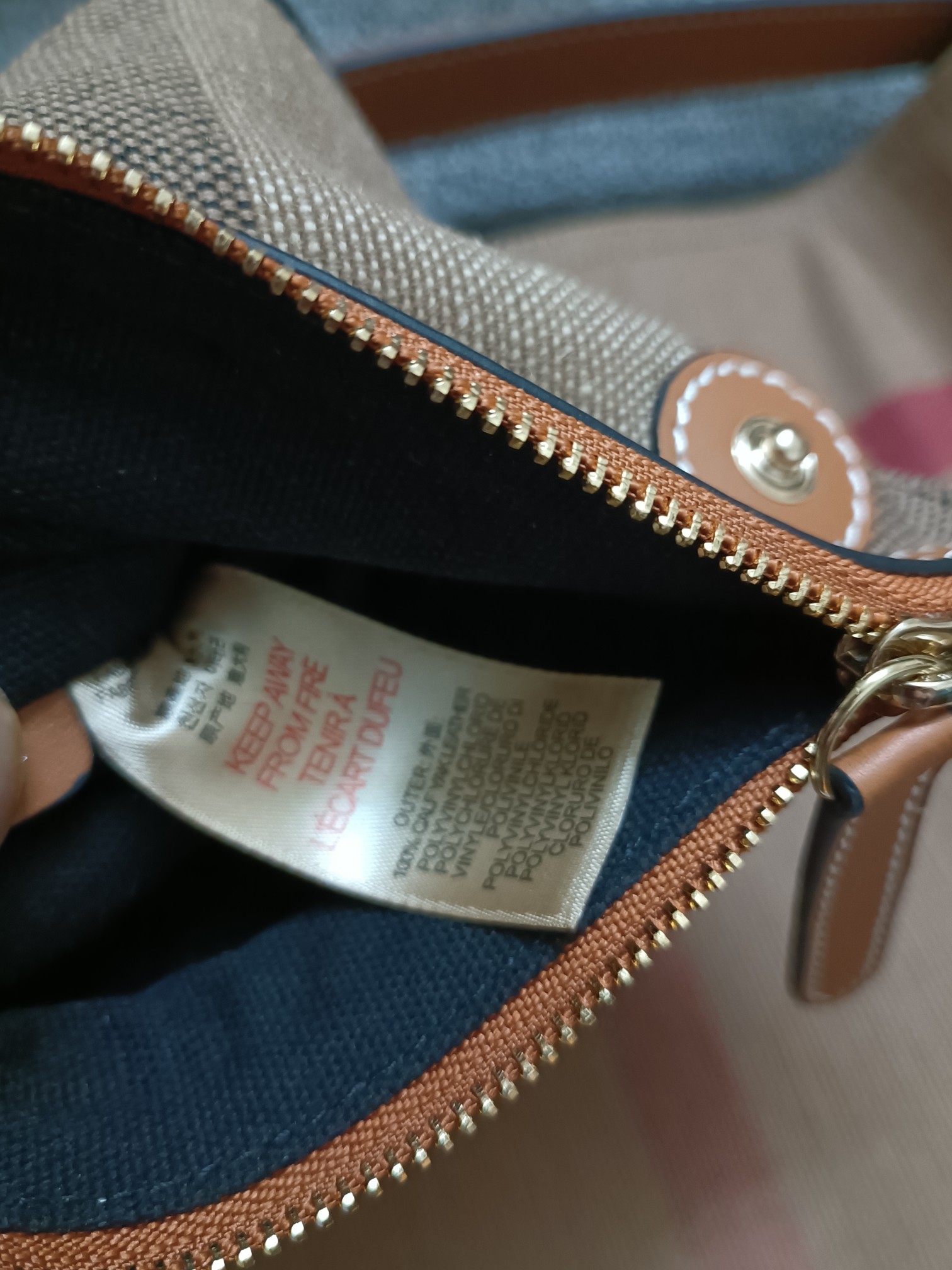 Burberry - Ashby - Medium Ashby Bucket Bag - Image 8
